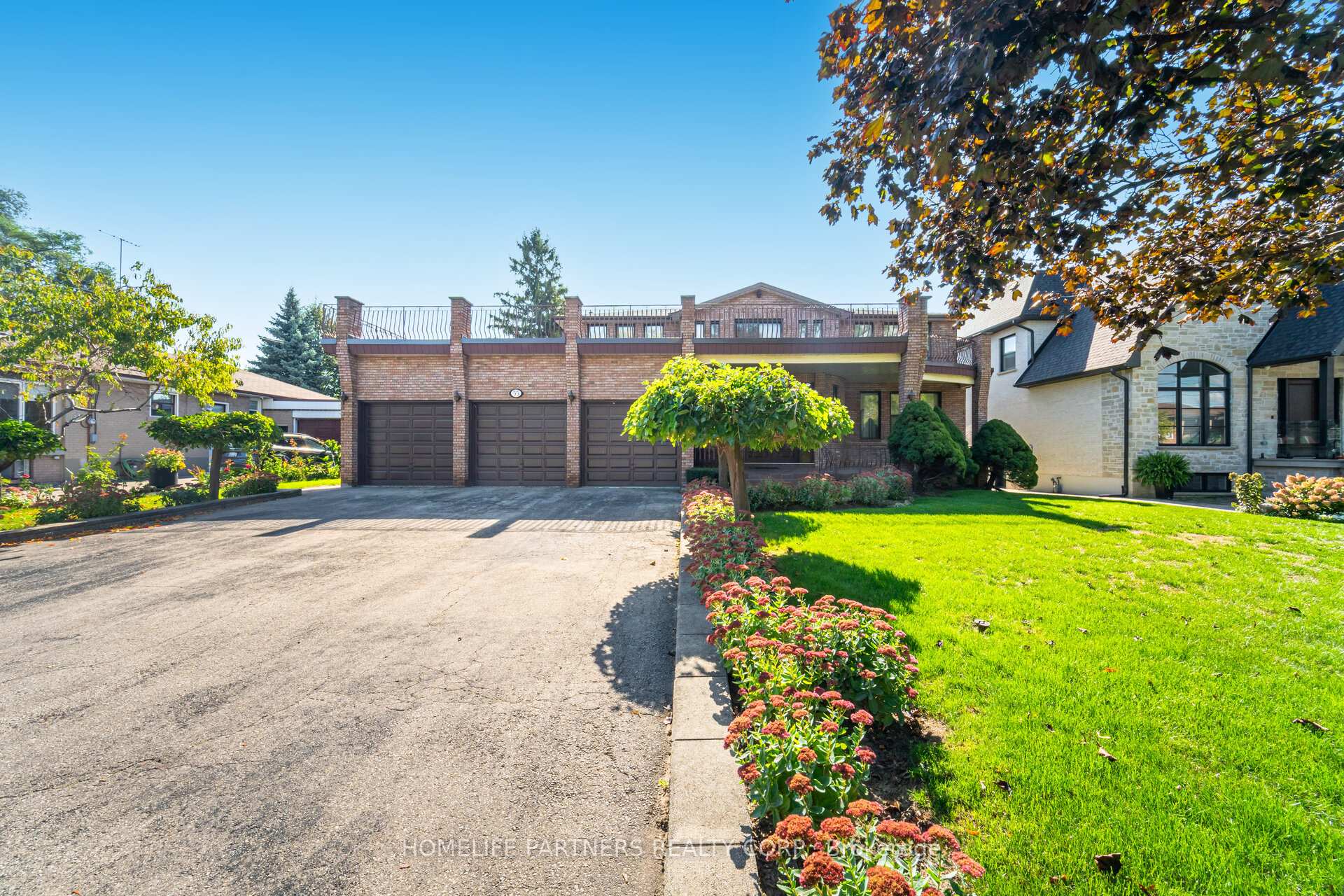 55 Wallasey Avenue, Toronto, ON M9M 1E1