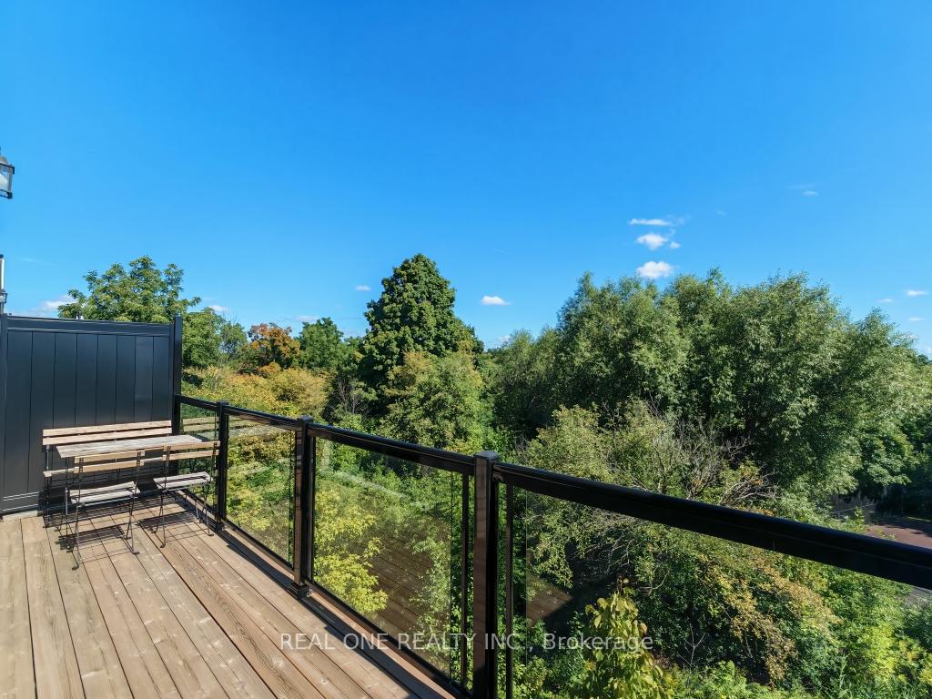 19 Woodstream Drive, Toronto, ON M9W 0G1