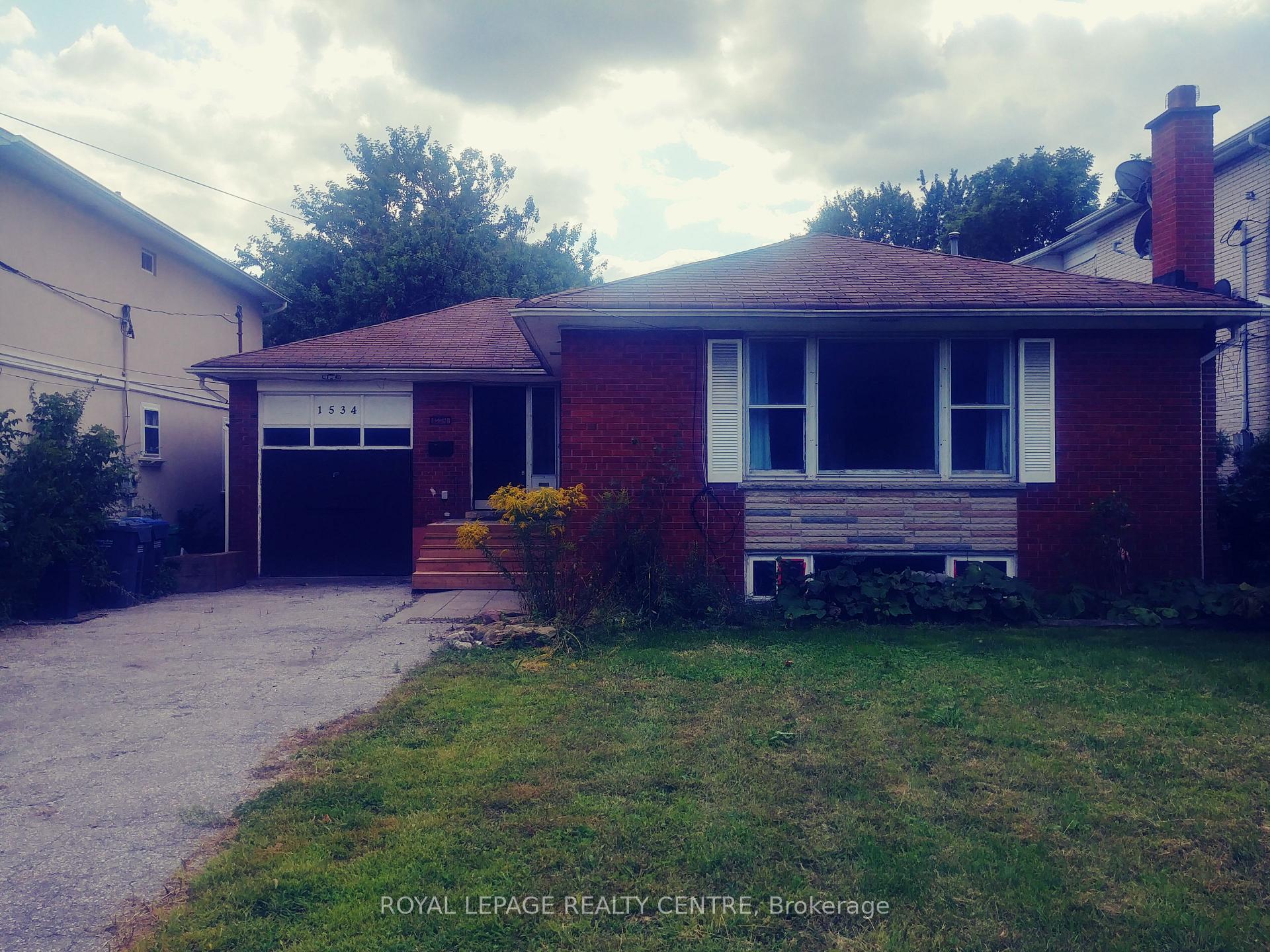 1534 Cawthra Road, Mississauga, ON L5G 4L3
