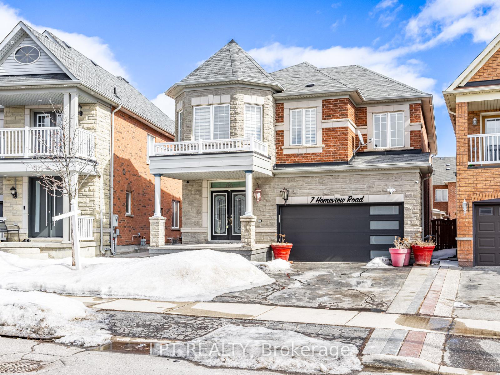 7 Homeview Road, Brampton, ON L6R 2L9