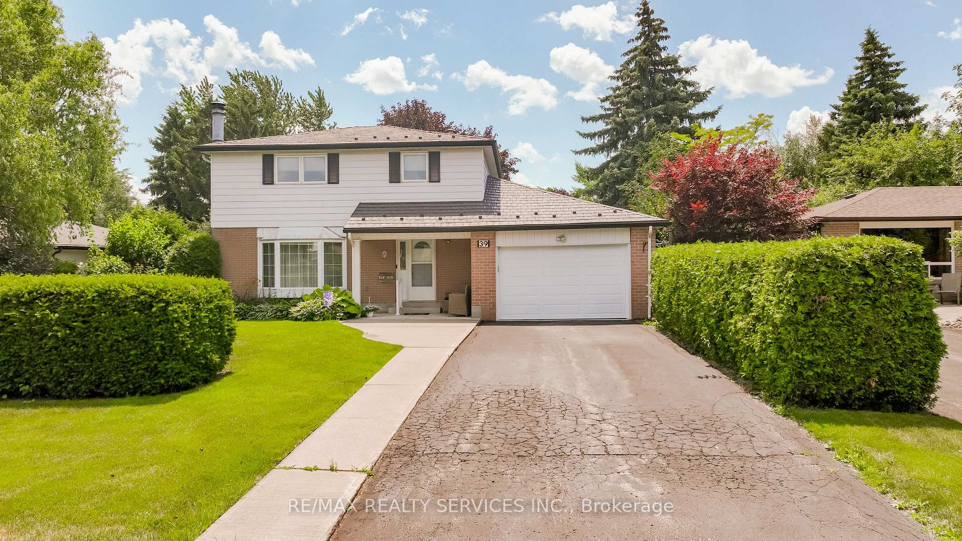 39 Dunblaine Crescent, Brampton, ON L6T 3H1