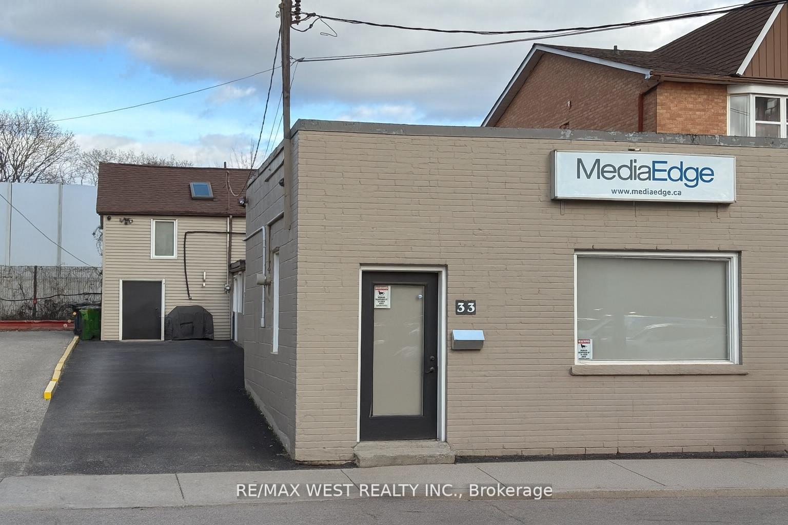 33 South Station Street, Toronto, ON M9N 2B2