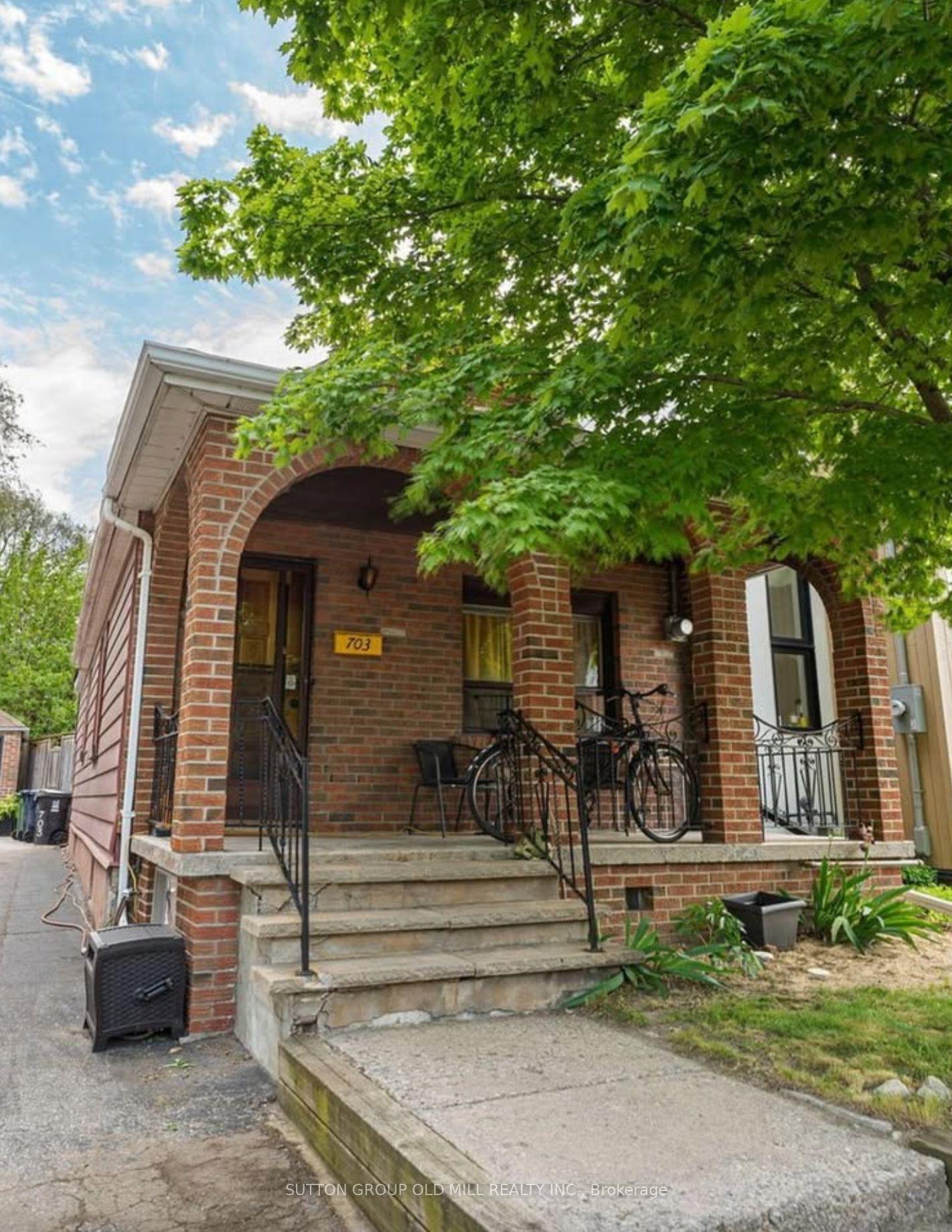 703 Willard Avenue, Toronto, ON M6S 3S7