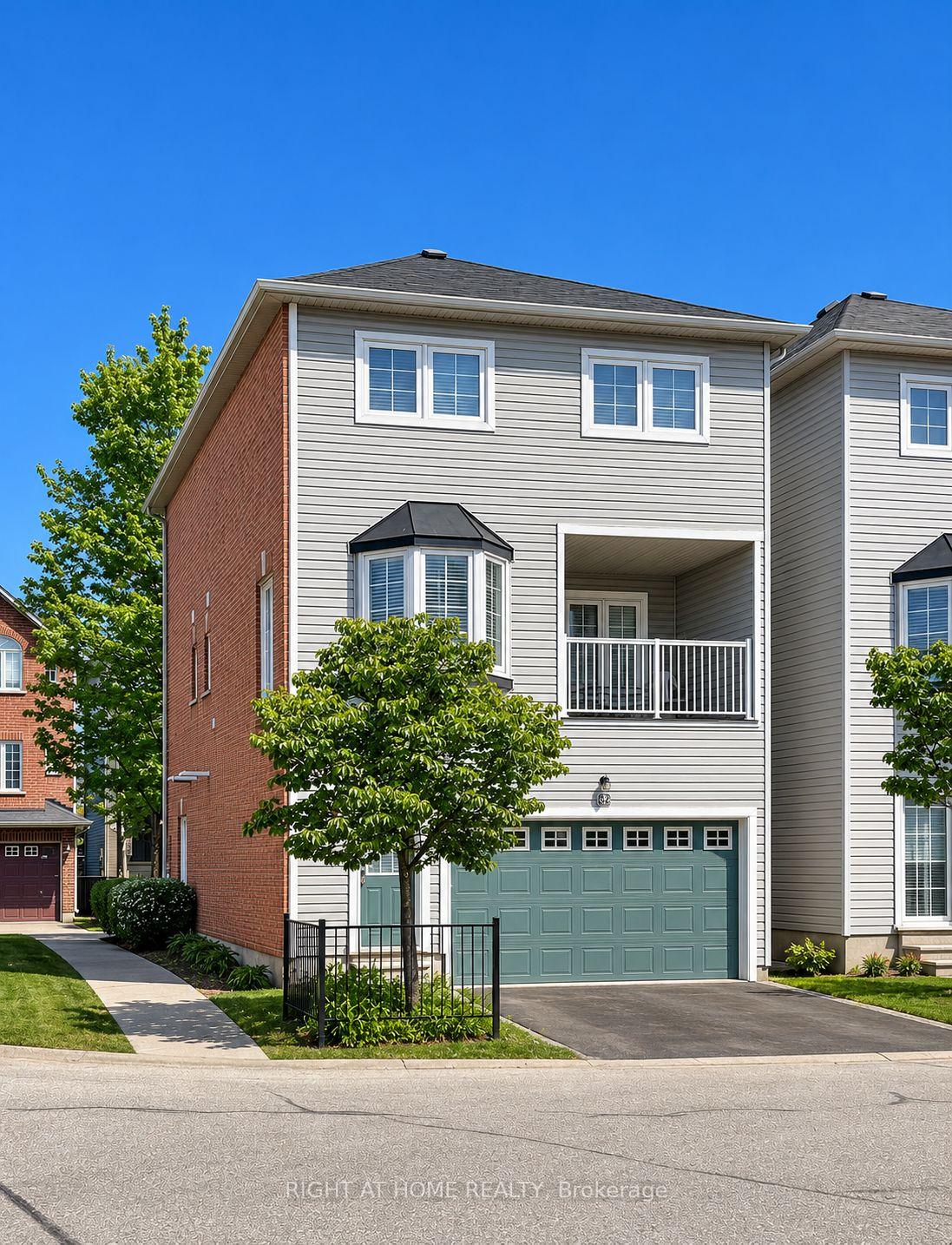 5110 Fairview Street 32, Burlington, ON L7L 7H6