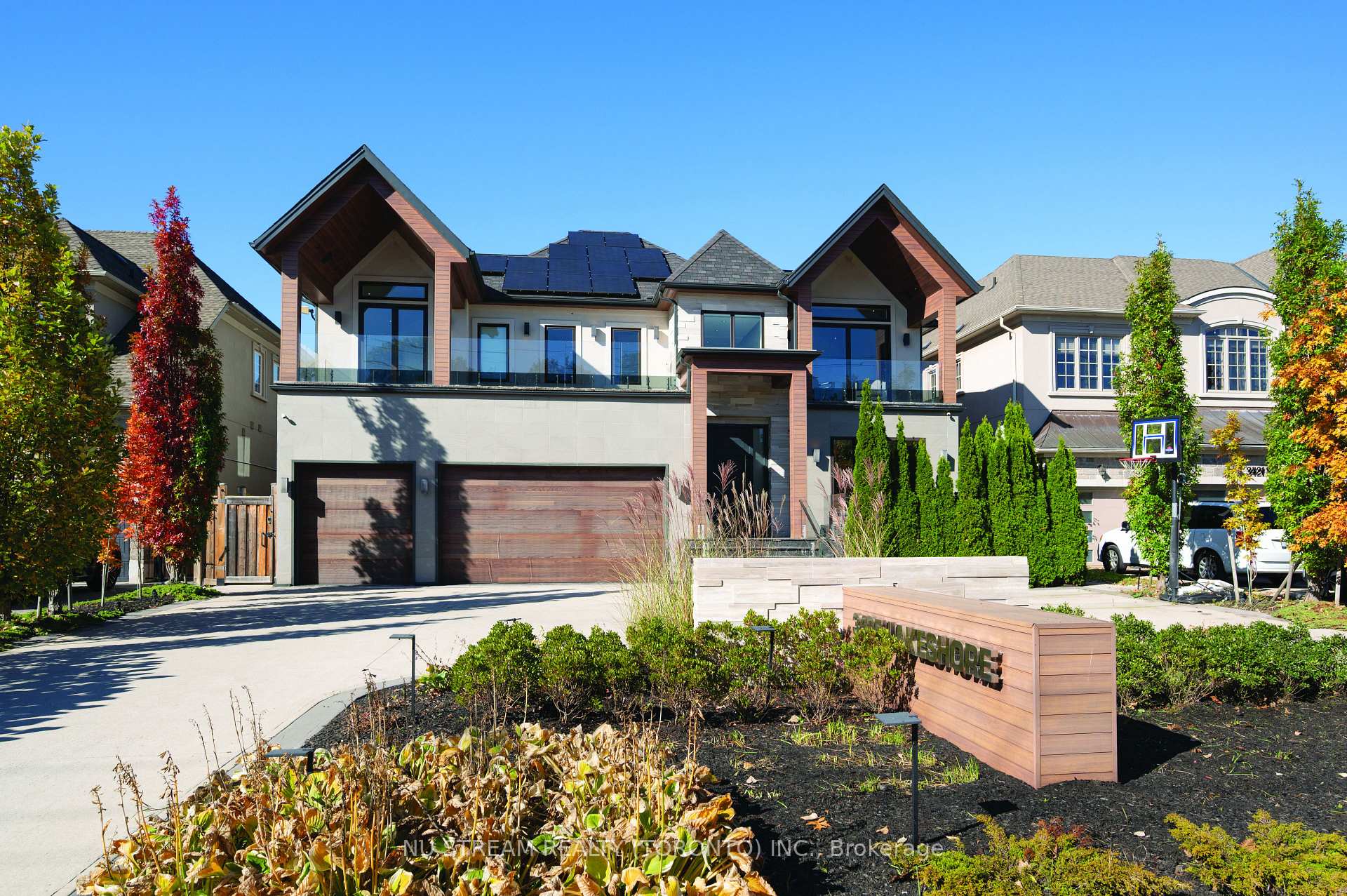 3425 Lakeshore Road W, Oakville, ON L6L 0A3