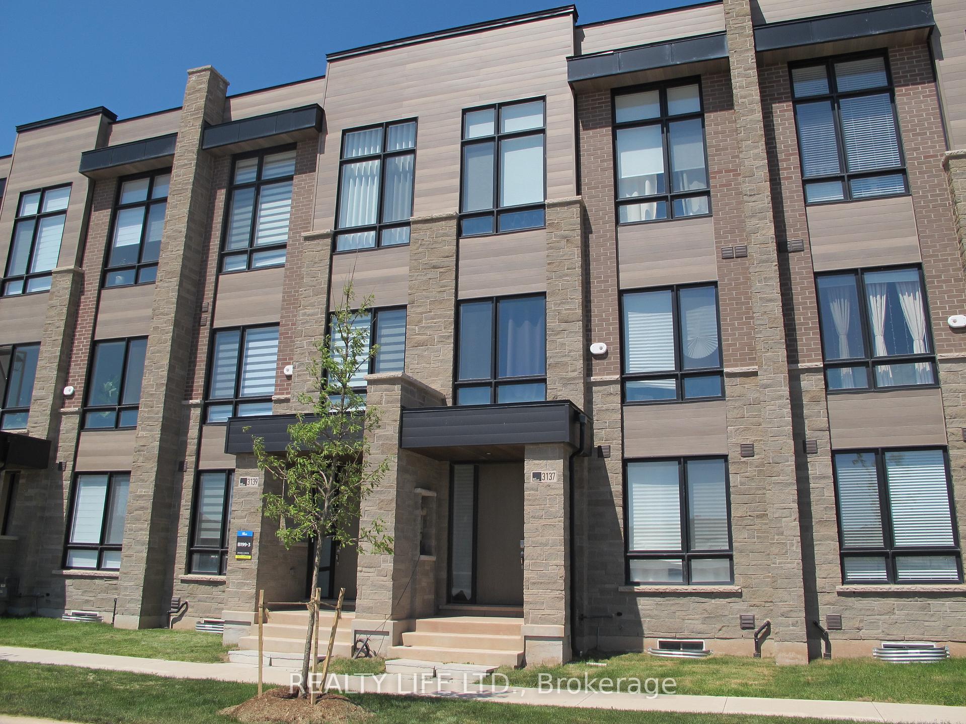 3137 Meadowridge Drive, Oakville, ON L6H 7Z6