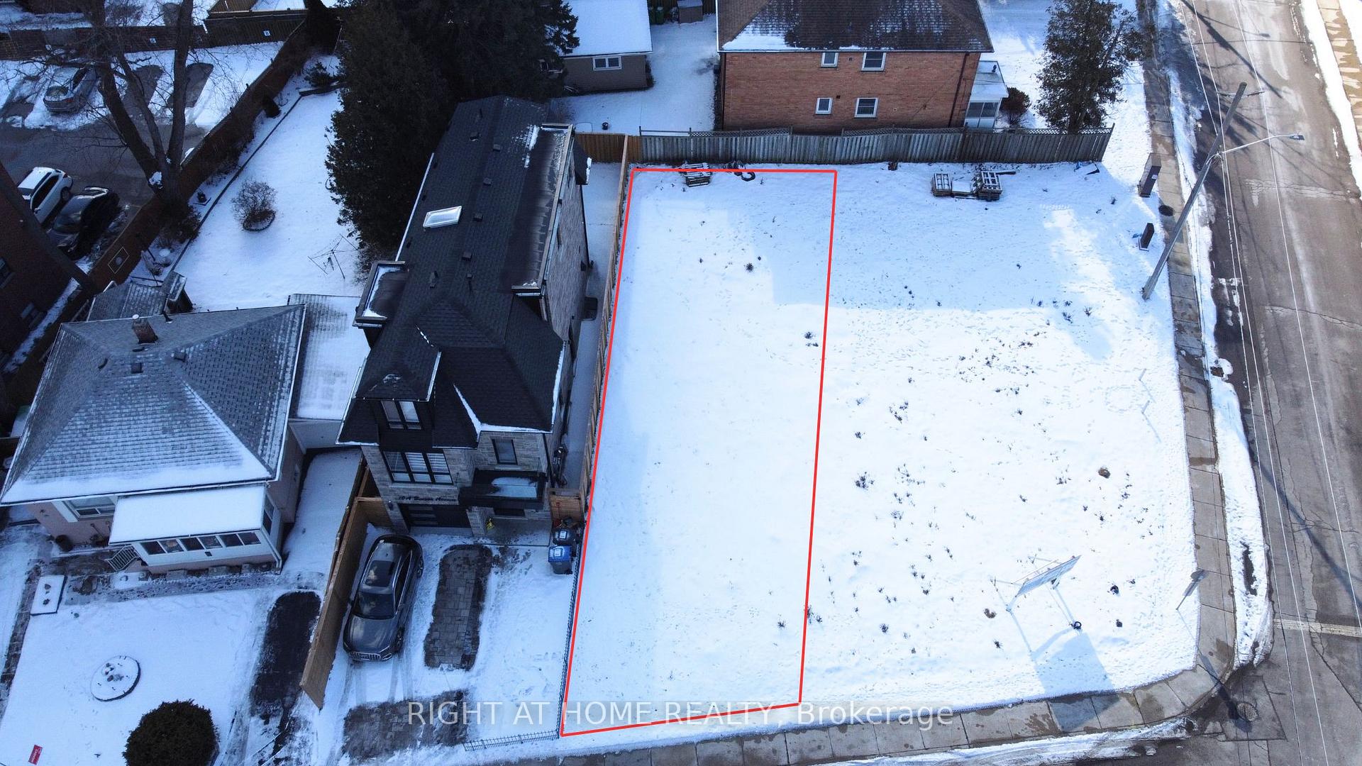 10B Benson Avenue, Mississauga, ON L5H 2P2