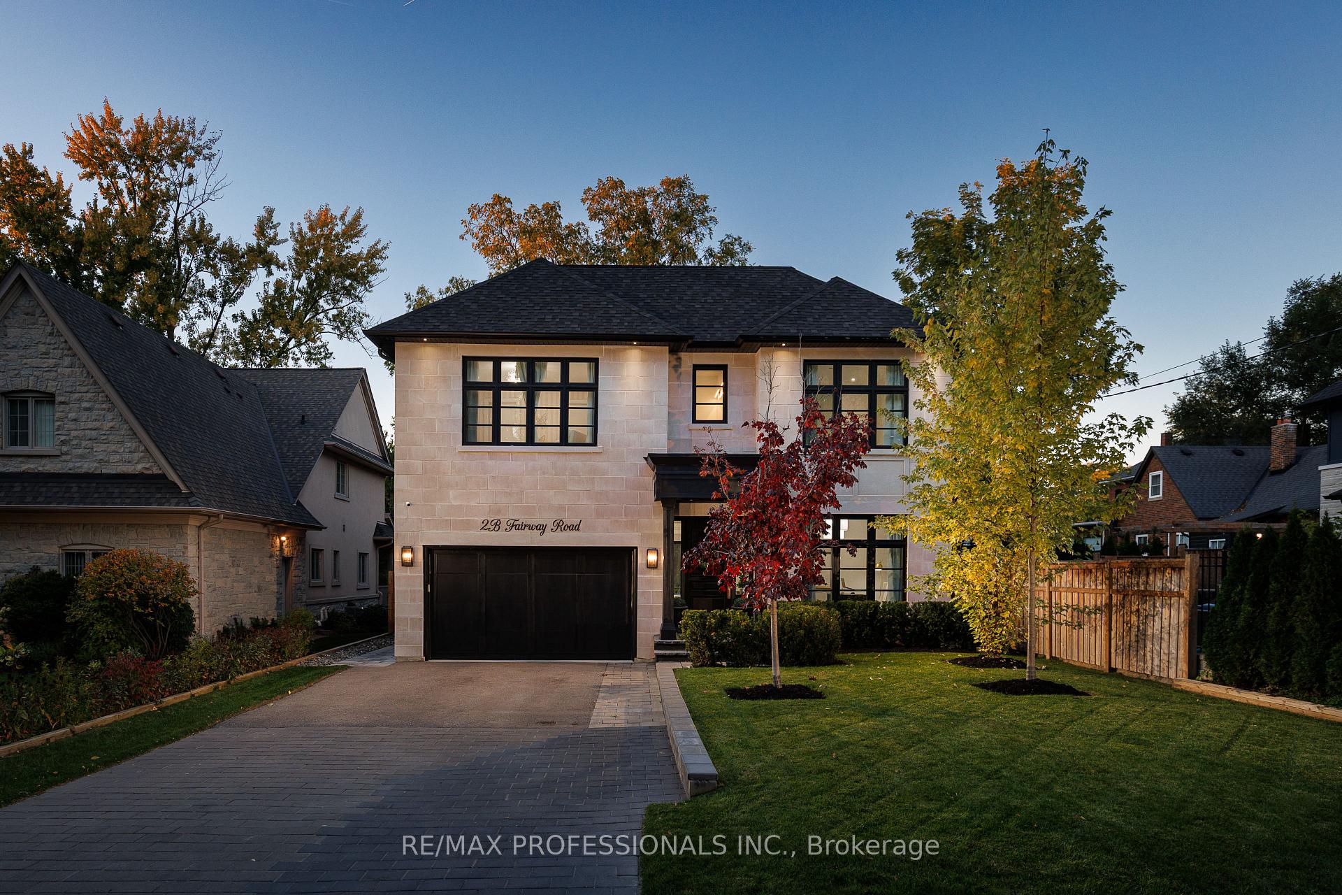 2B Fairway Road, Toronto, ON M9A 5E9