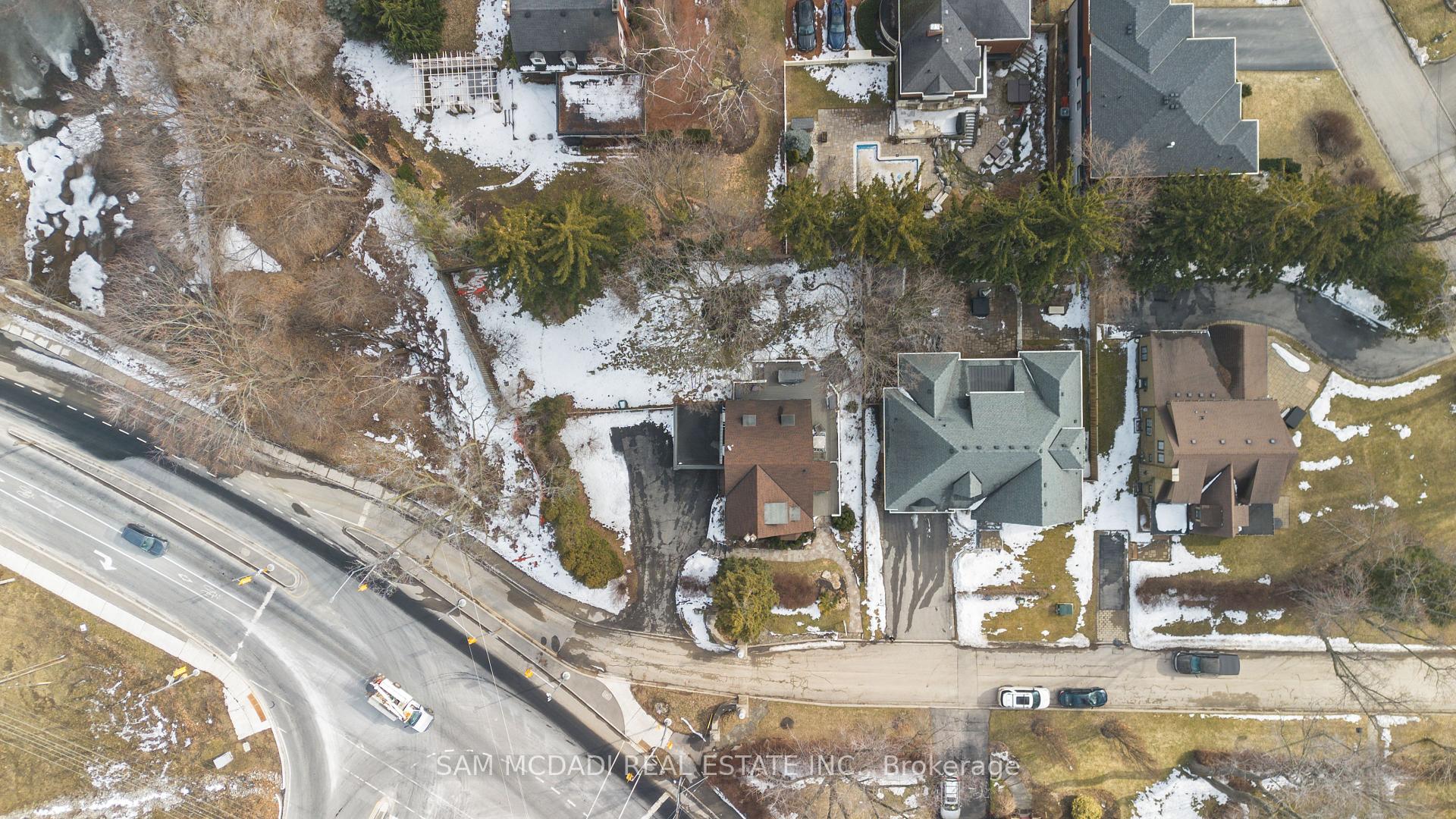 1064 Mohawk Road, Burlington, ON L7T 3M6
