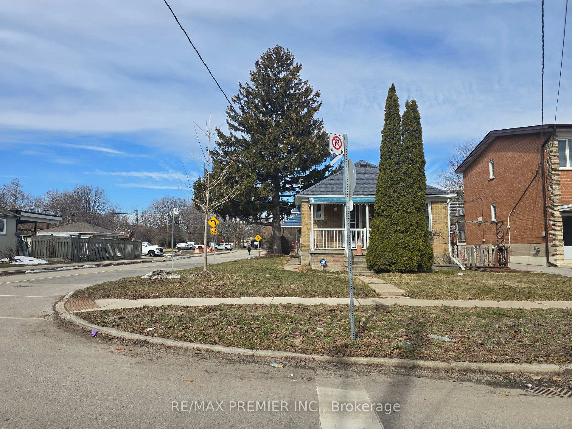 468 Glen Park Avenue, Toronto, ON M6B 2E7