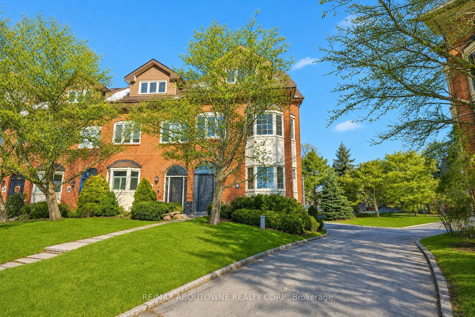 63 Tradewind Drive, Oakville, ON L6L 6K8