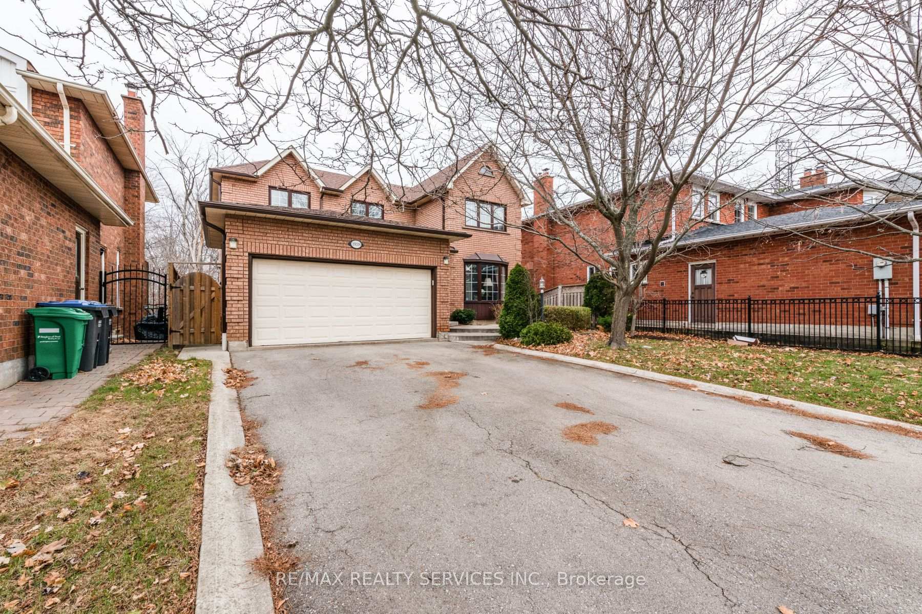 1928 Aldermead Road, Mississauga, ON L5M 2Z9