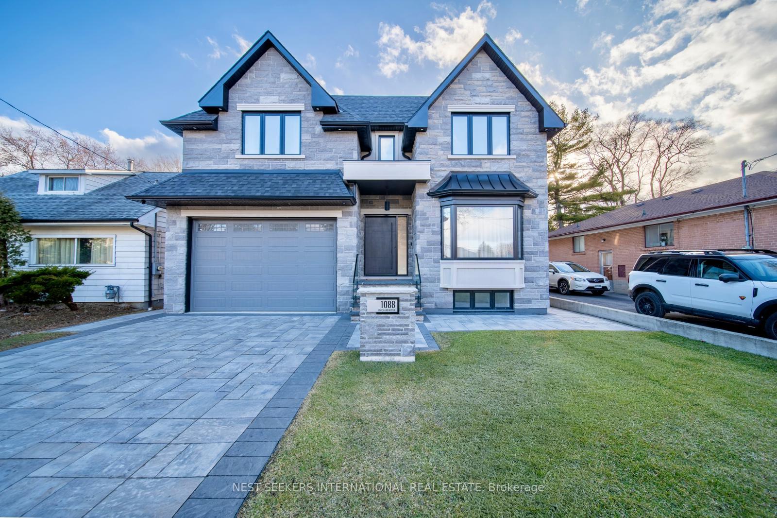 1088 Orchard Road, Mississauga, ON L5E 2N9
