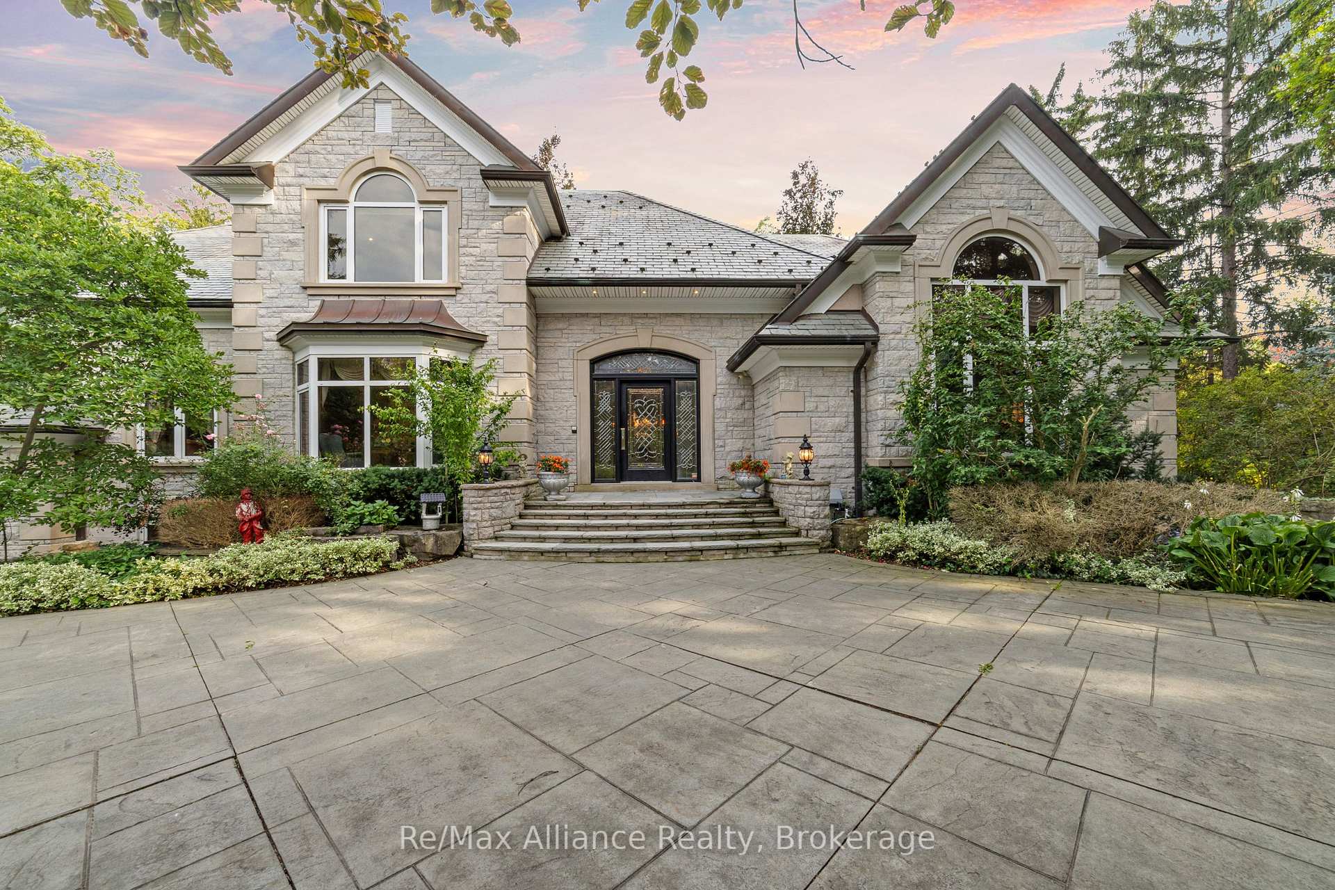 1024 Linbrook Road, Oakville, ON L6J 2L1