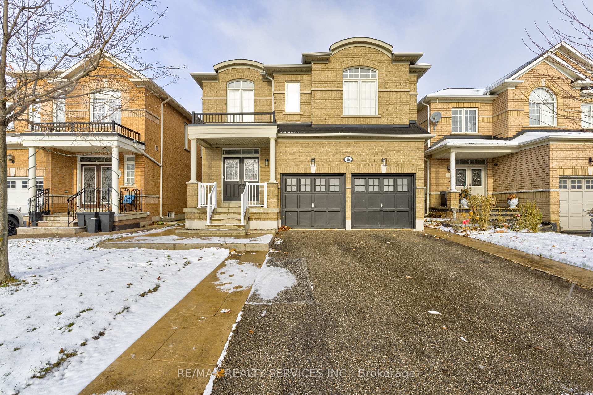 16 Fallgate Drive, Brampton, ON L6X 0R5