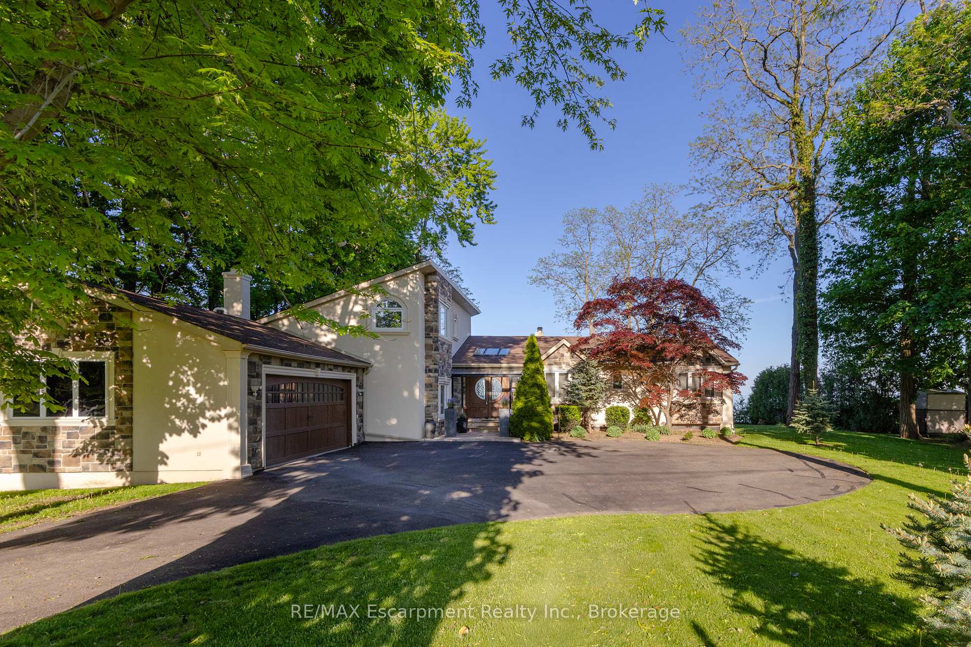 3346 Lakeshore Road W, Oakville, ON L6L 6S6
