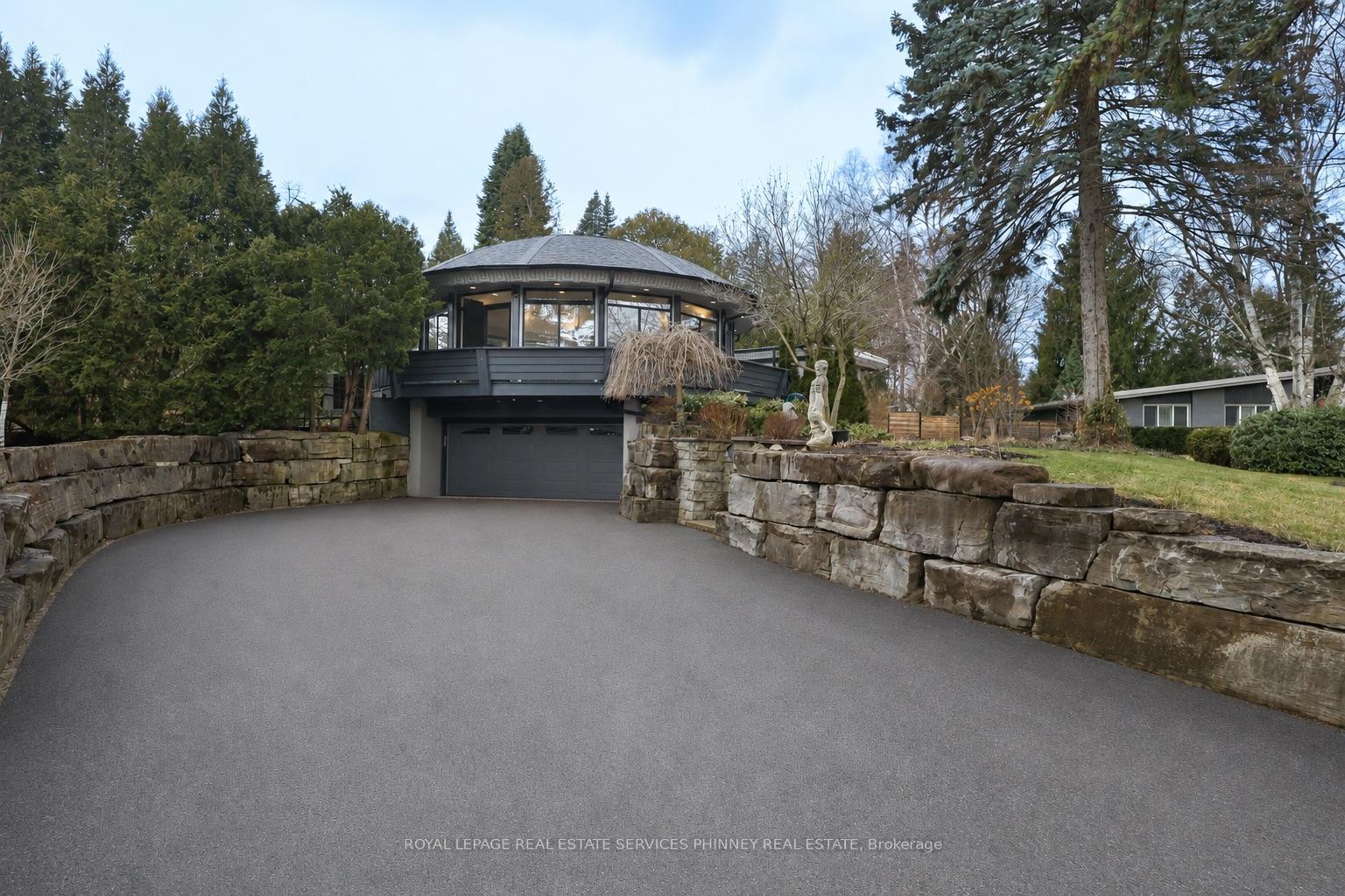 1352 Nocturne Court, Mississauga, ON L5H 2L8