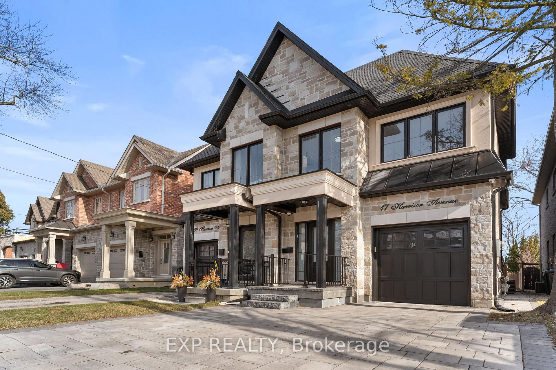 17 Harrison Avenue, Mississauga, ON L5H 2N8