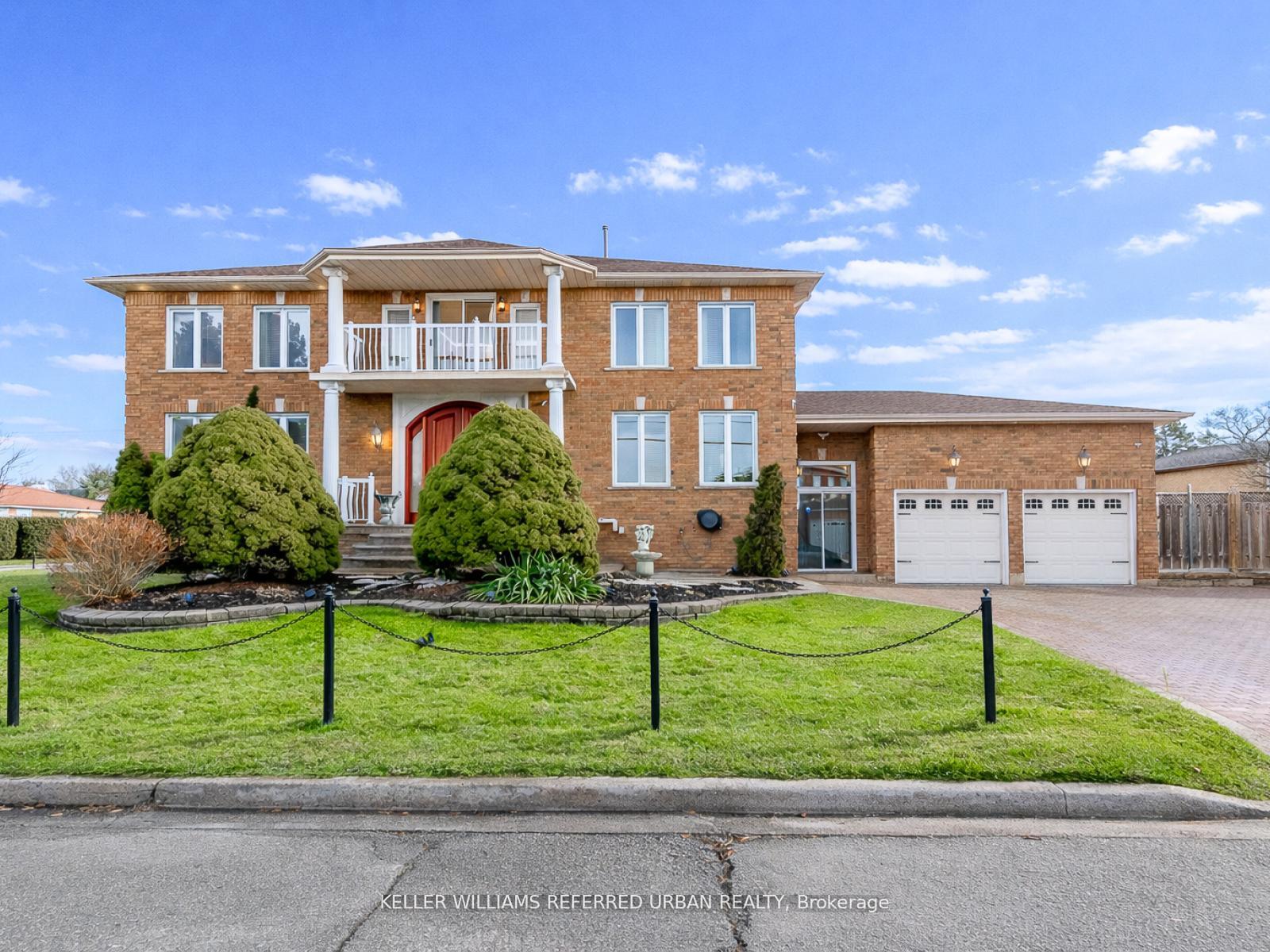 33 Redberry Parkway, Toronto, ON M6L 2J7