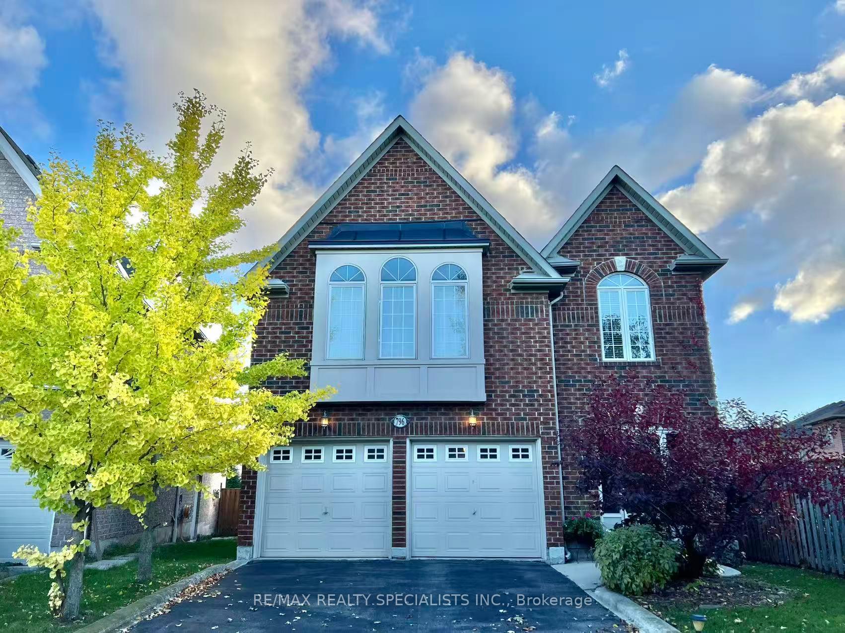 796 Alliance Court, Mississauga, ON L5V 3C4