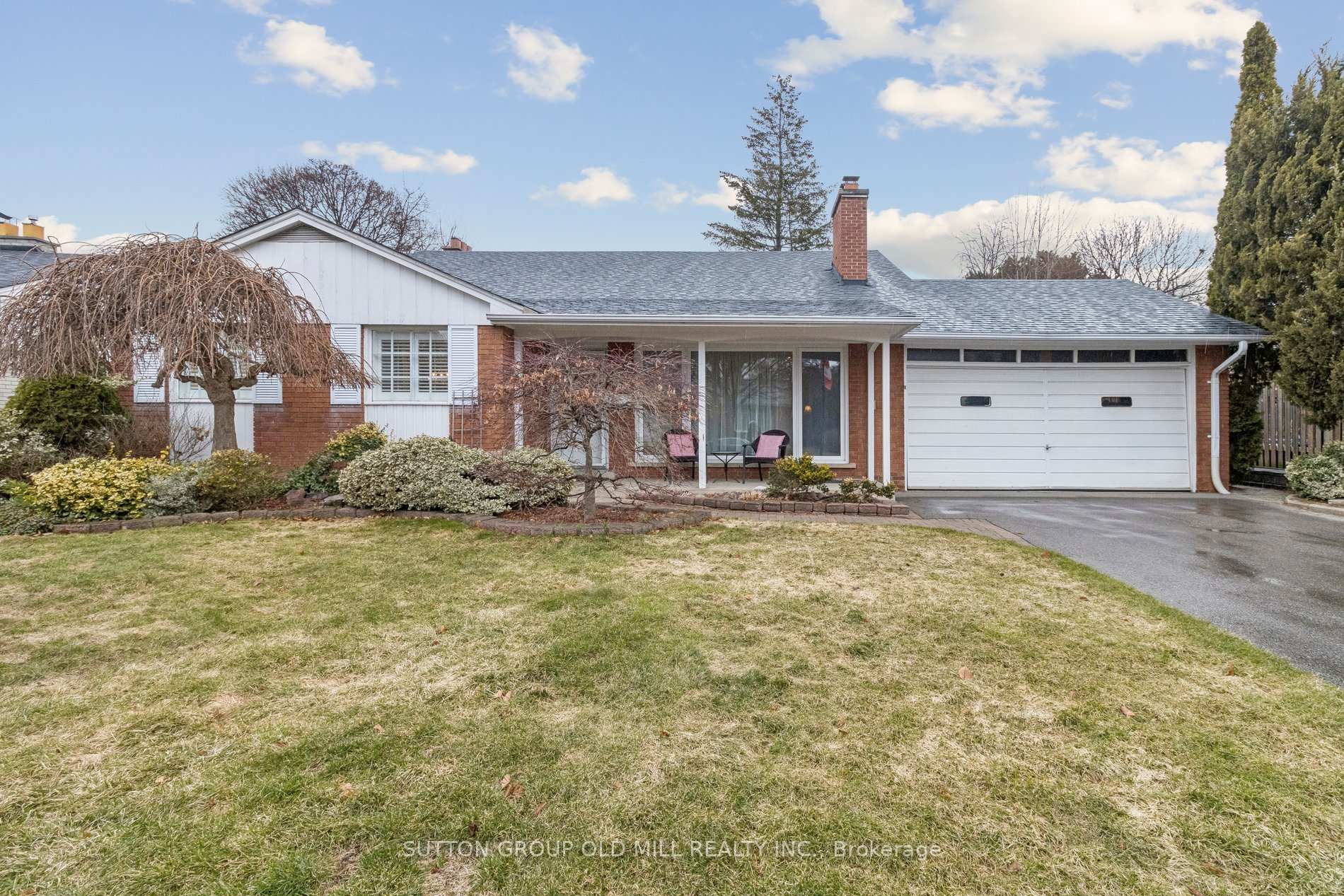 24 Tettenhall Road, Toronto, ON M9A 2C3
