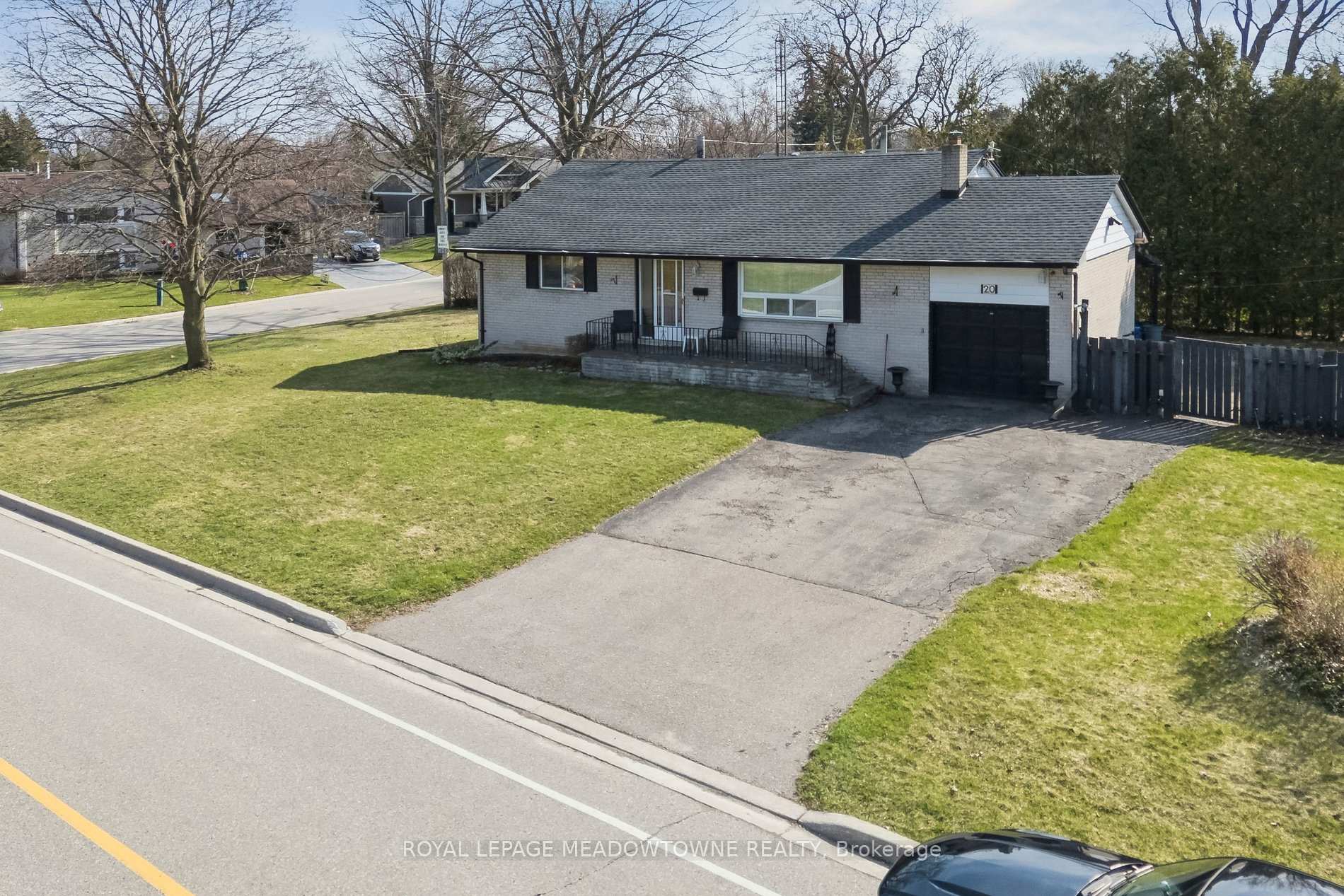 20 Plainsman Road, Mississauga, ON L5N 1C6
