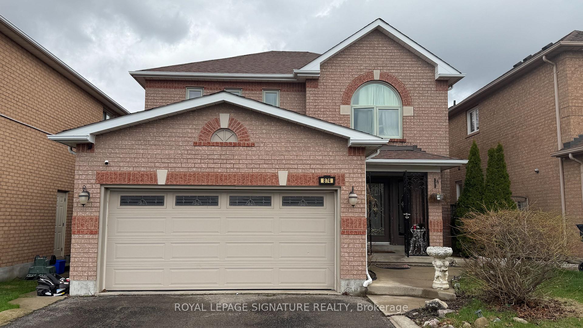 874 Mantle Crescent, Mississauga, ON L5V 2G4