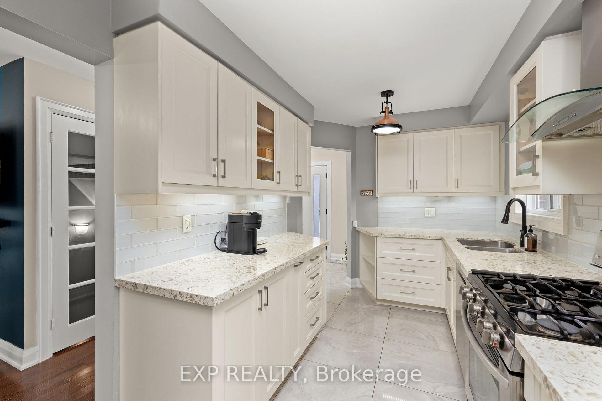 224 Timberlane Drive, Brampton, ON L6Y 4V6