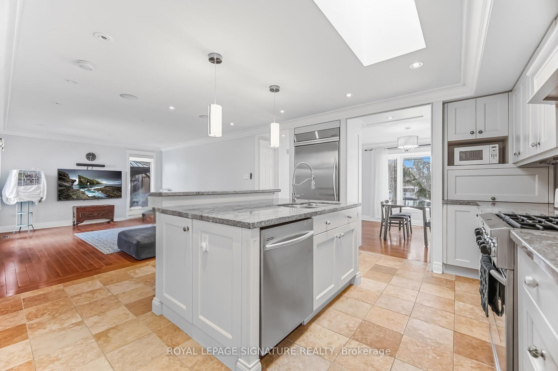 34 Lorraine Crescent, Brampton, ON L6S 2R7