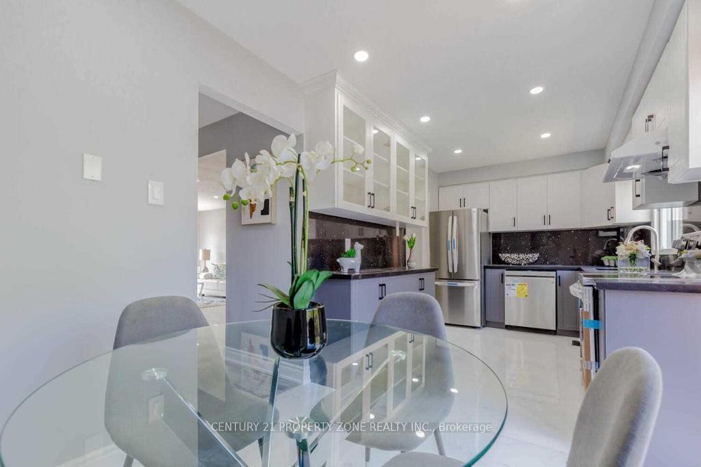 8 Norbrook Crescent, Toronto W10, ON M9V 4P8