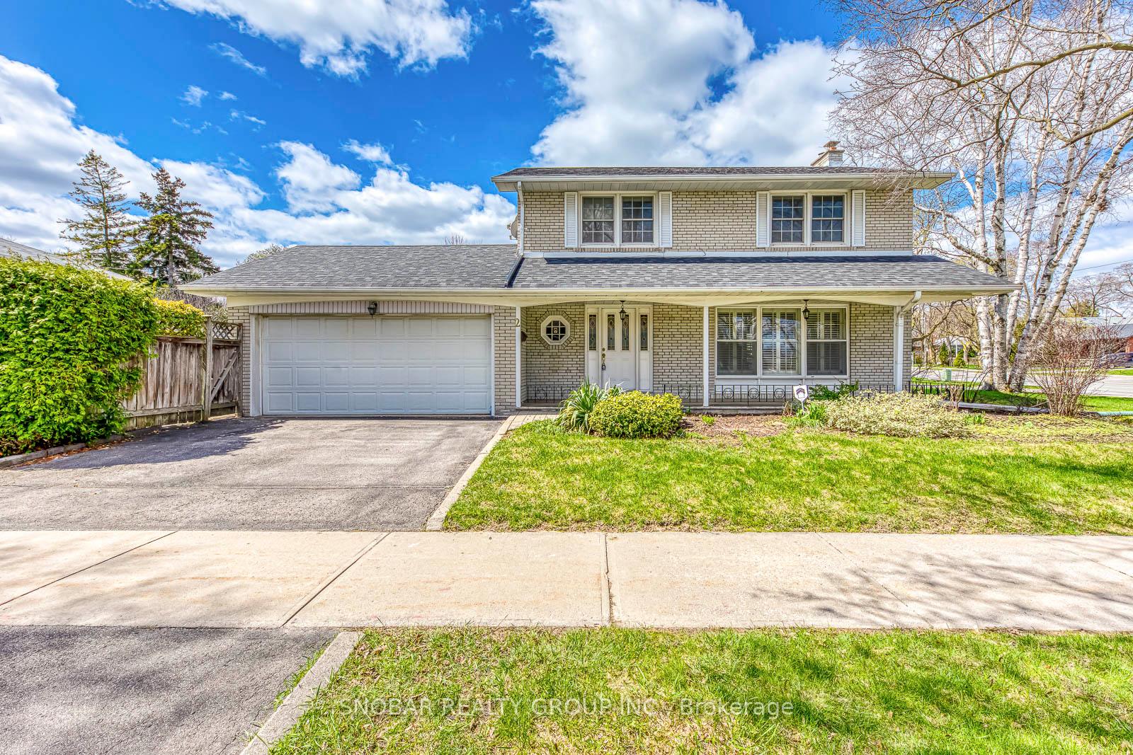 2 Hartsdale Drive, Toronto, ON M9R 2S2