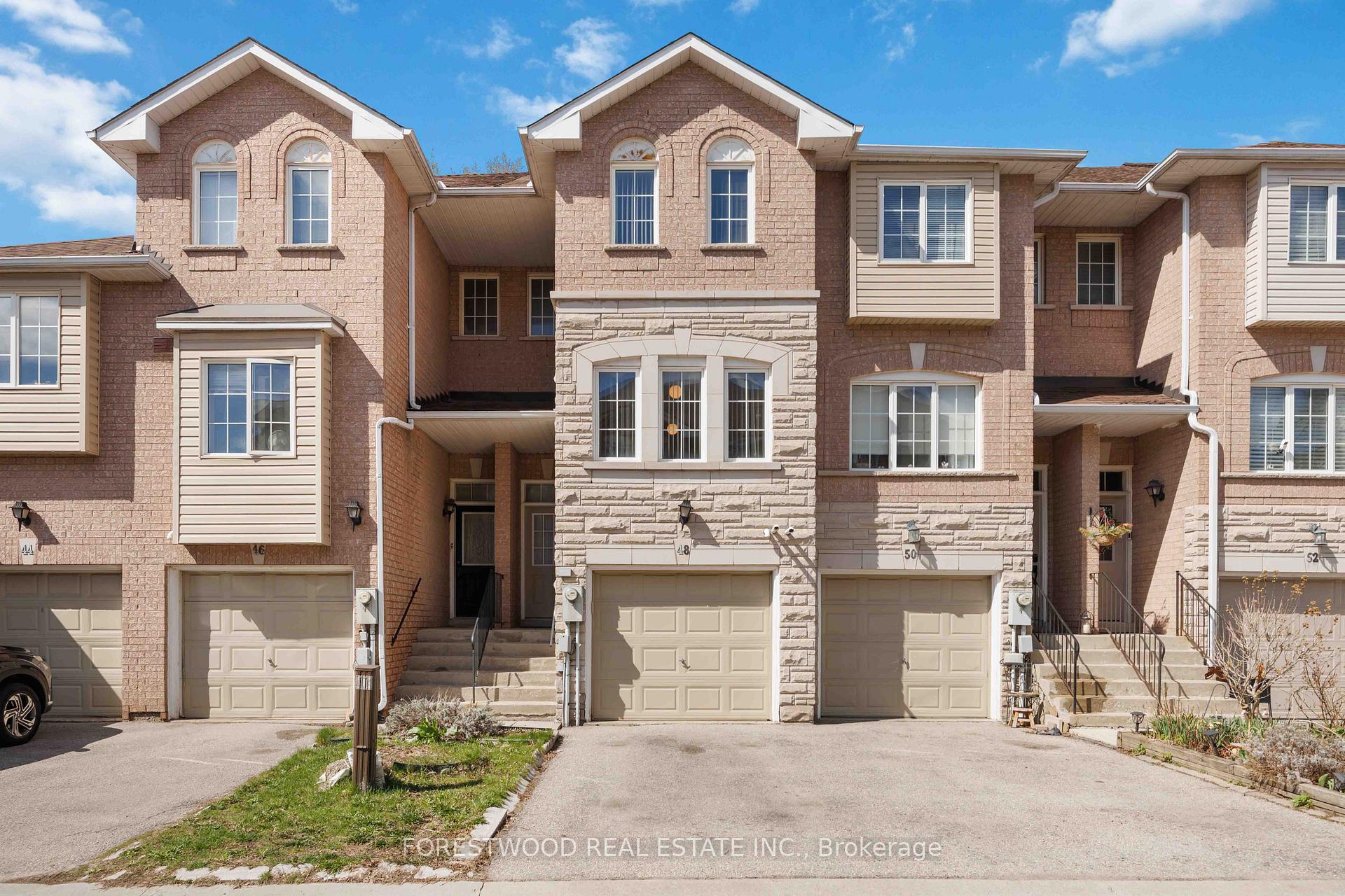 48 Pioneer Avenue, Toronto, ON M6M 5H5