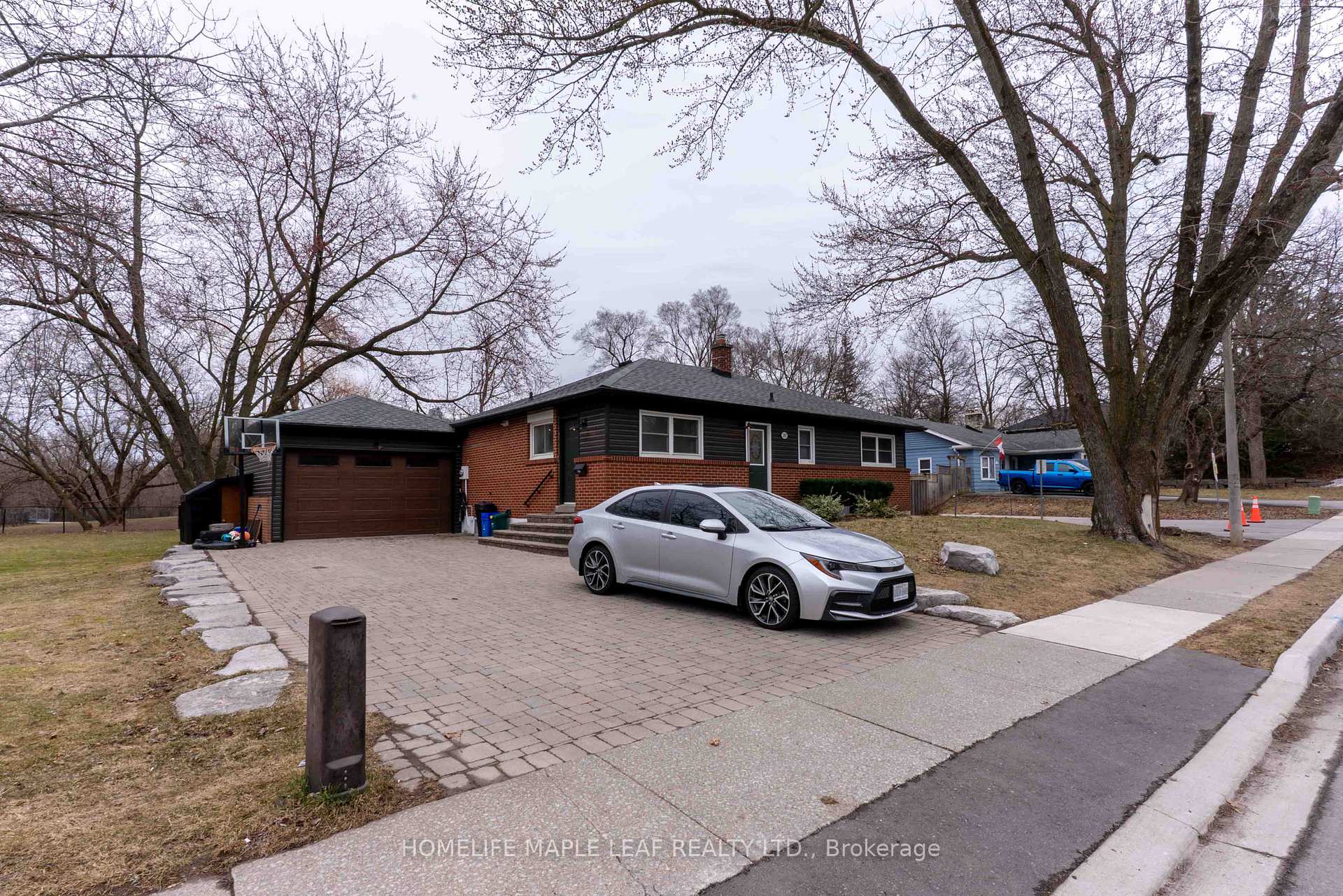 292 Woodward Avenue, Milton, ON L9T 1V2
