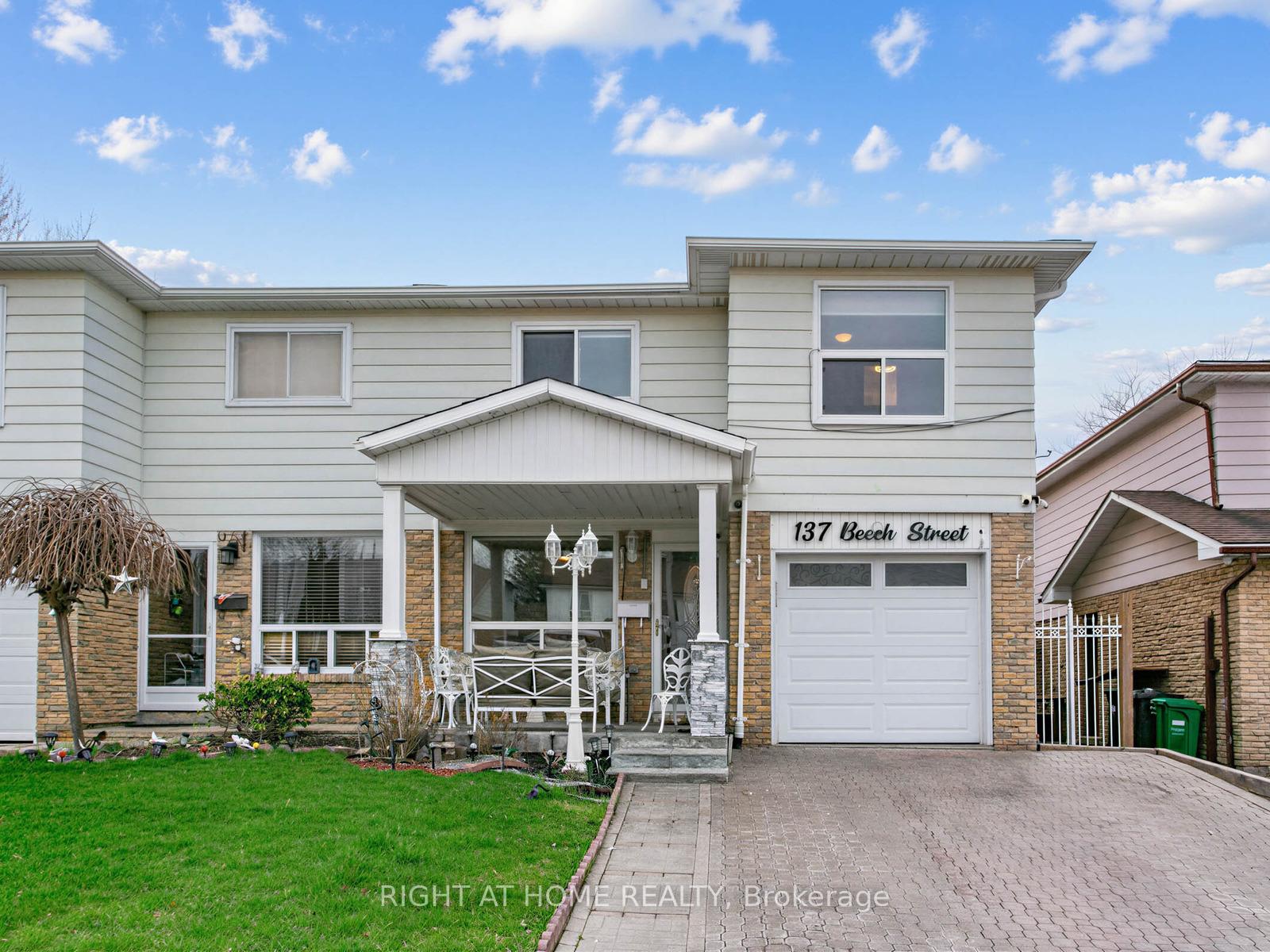 137 Beech Street, Brampton, ON L6V 2Z2