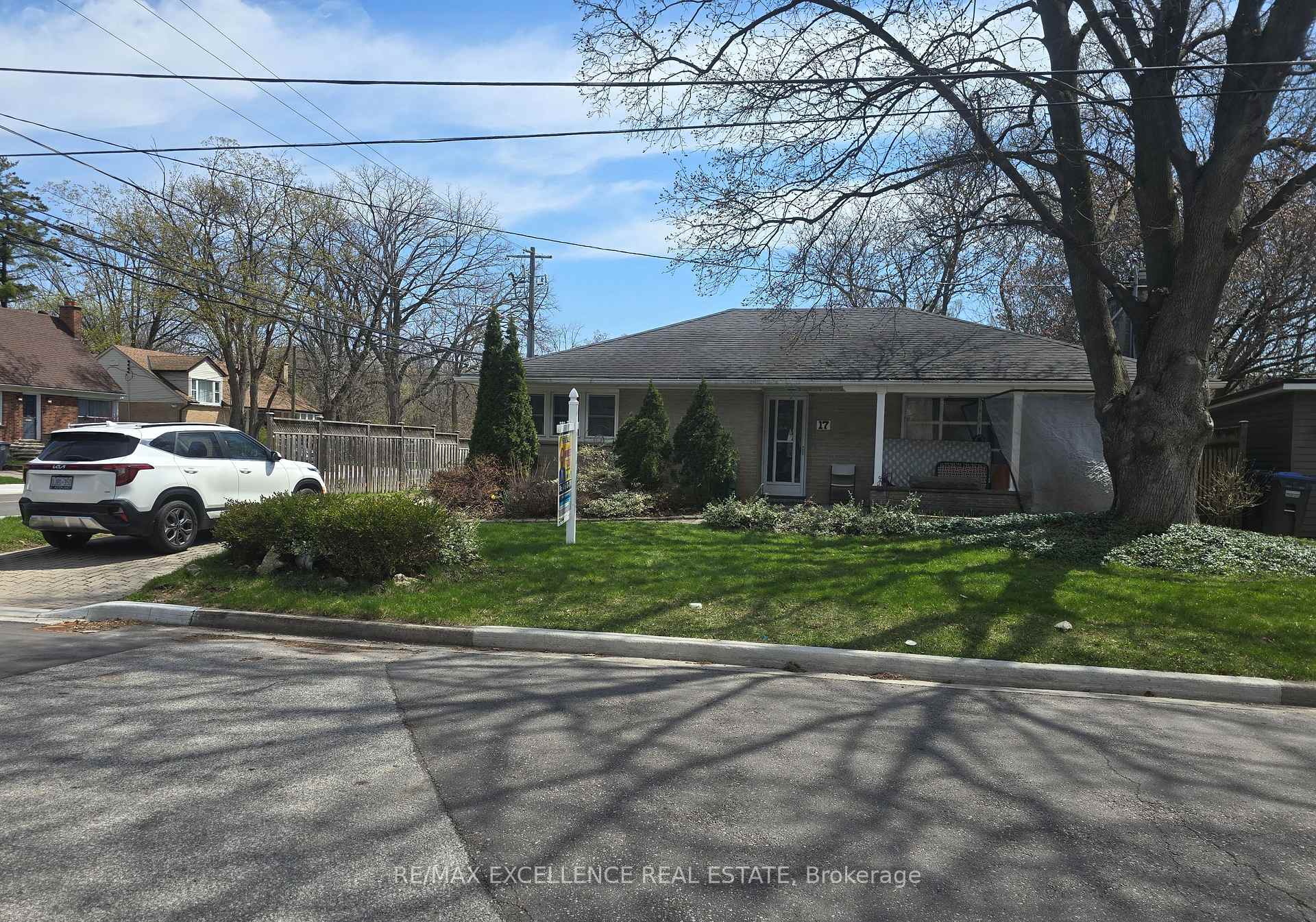 17 Armstrong Street, Brampton, ON L6W 1W7