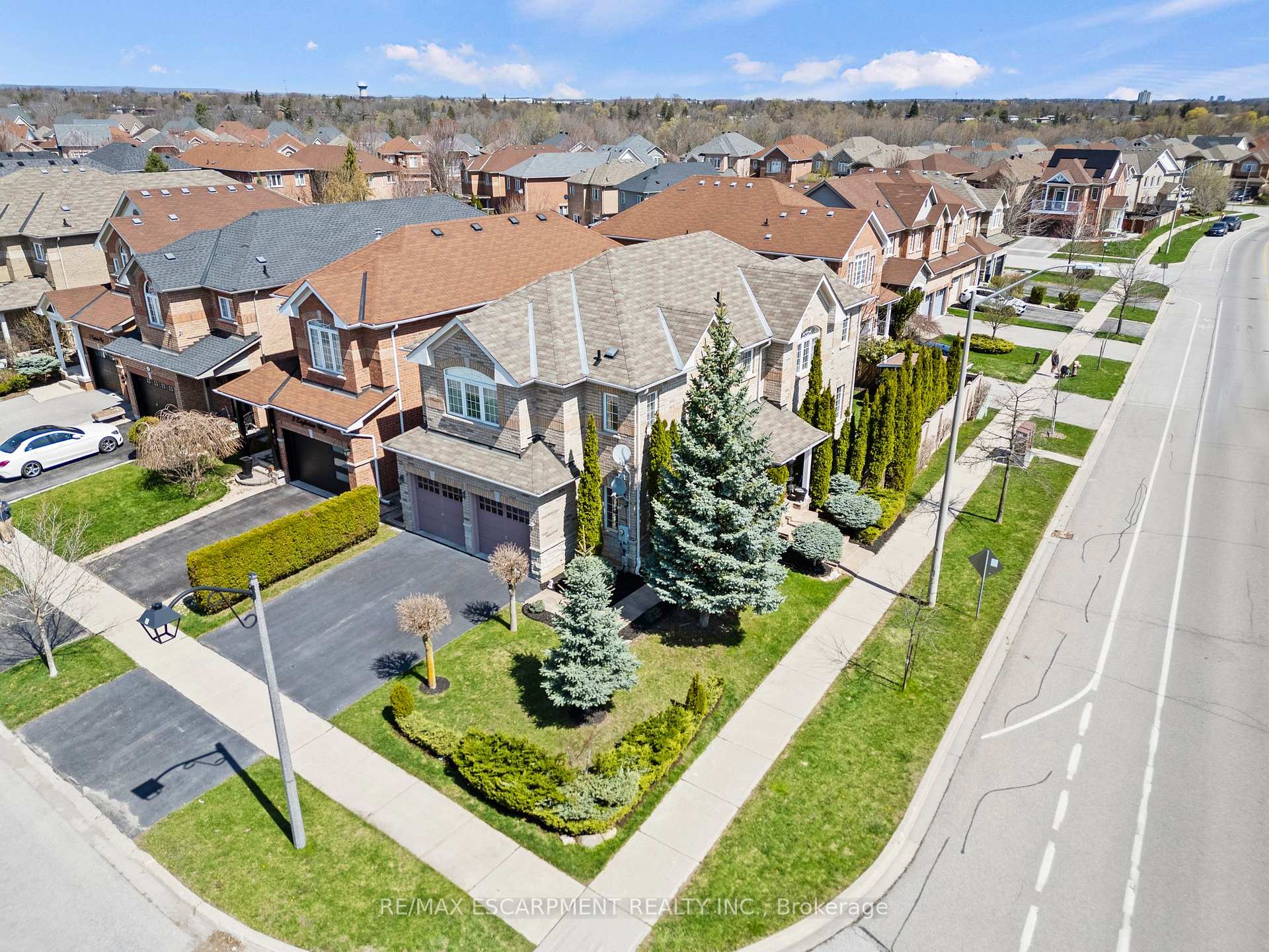 200 Miller Drive, Halton Hills, ON L7G 6N3