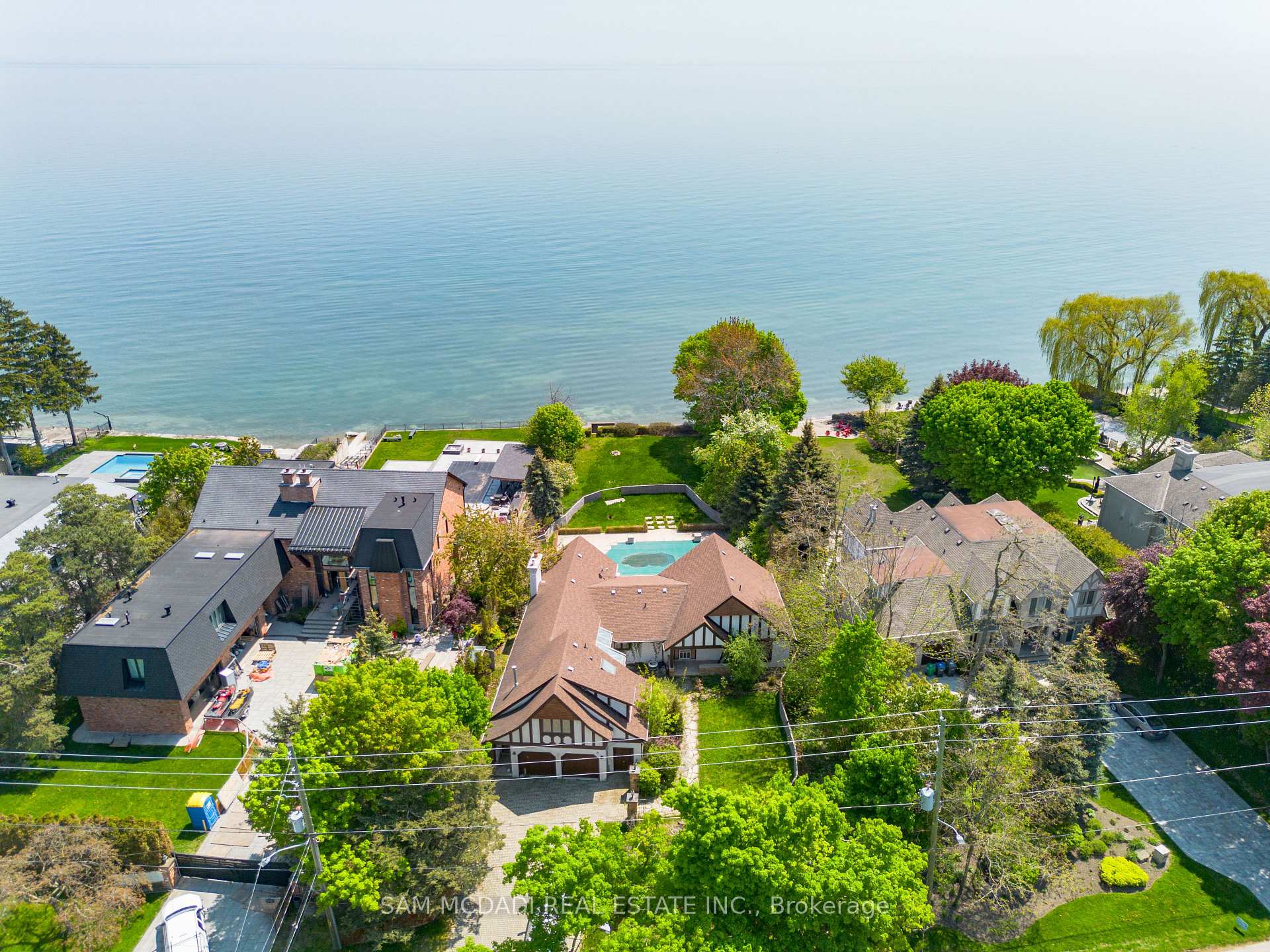 1588 Watersedge Road, Mississauga, ON L5J 1A4