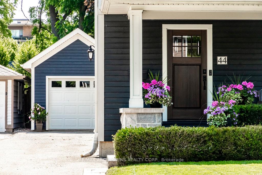 44 Head Street, Oakville, ON L6K 1L5