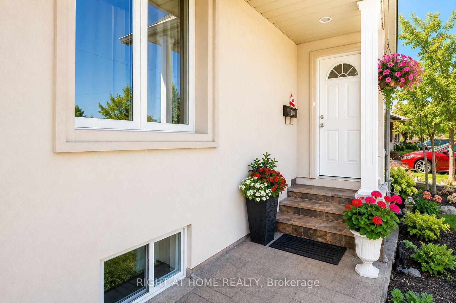 25 Burlingame Road, Toronto W06, ON M8W 1Y7