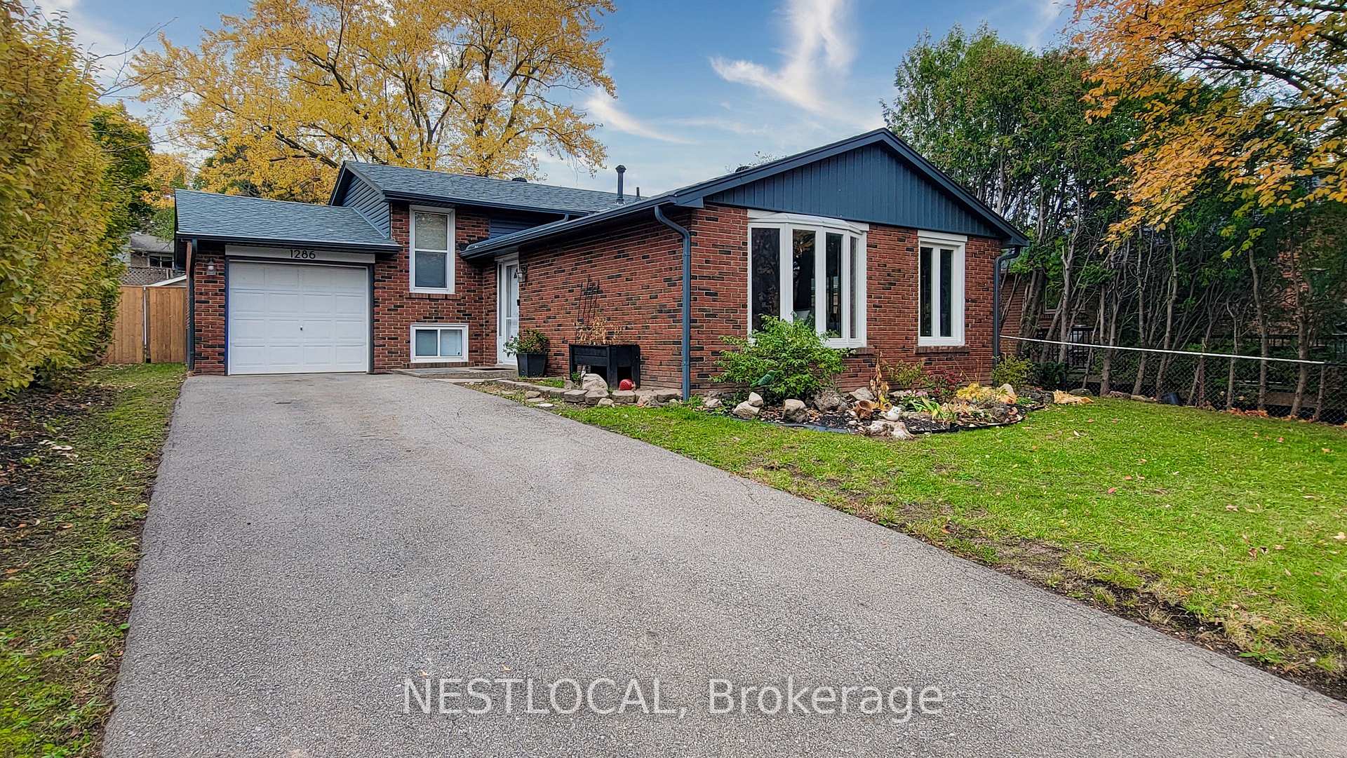 1286 Landfair Crescent, Oakville, ON L6H 2N3