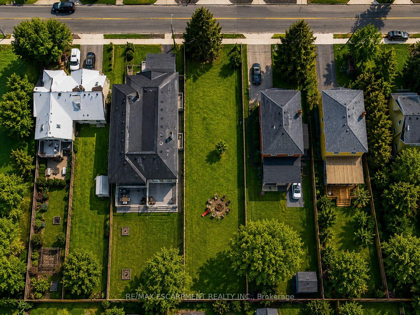 19 Broadview Avenue, Mississauga, ON L5H 2S8