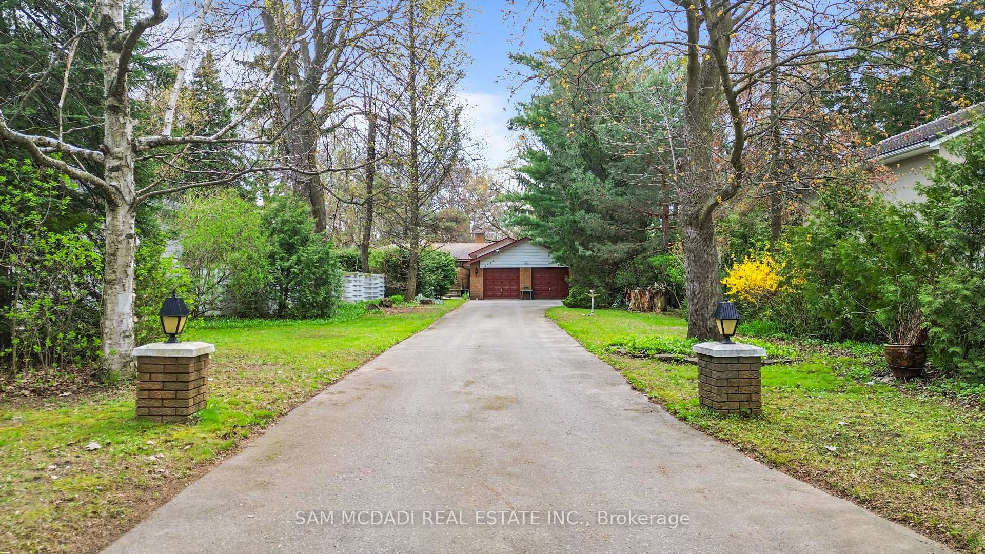 1484 Indian Road, Mississauga, ON L5H 1S7