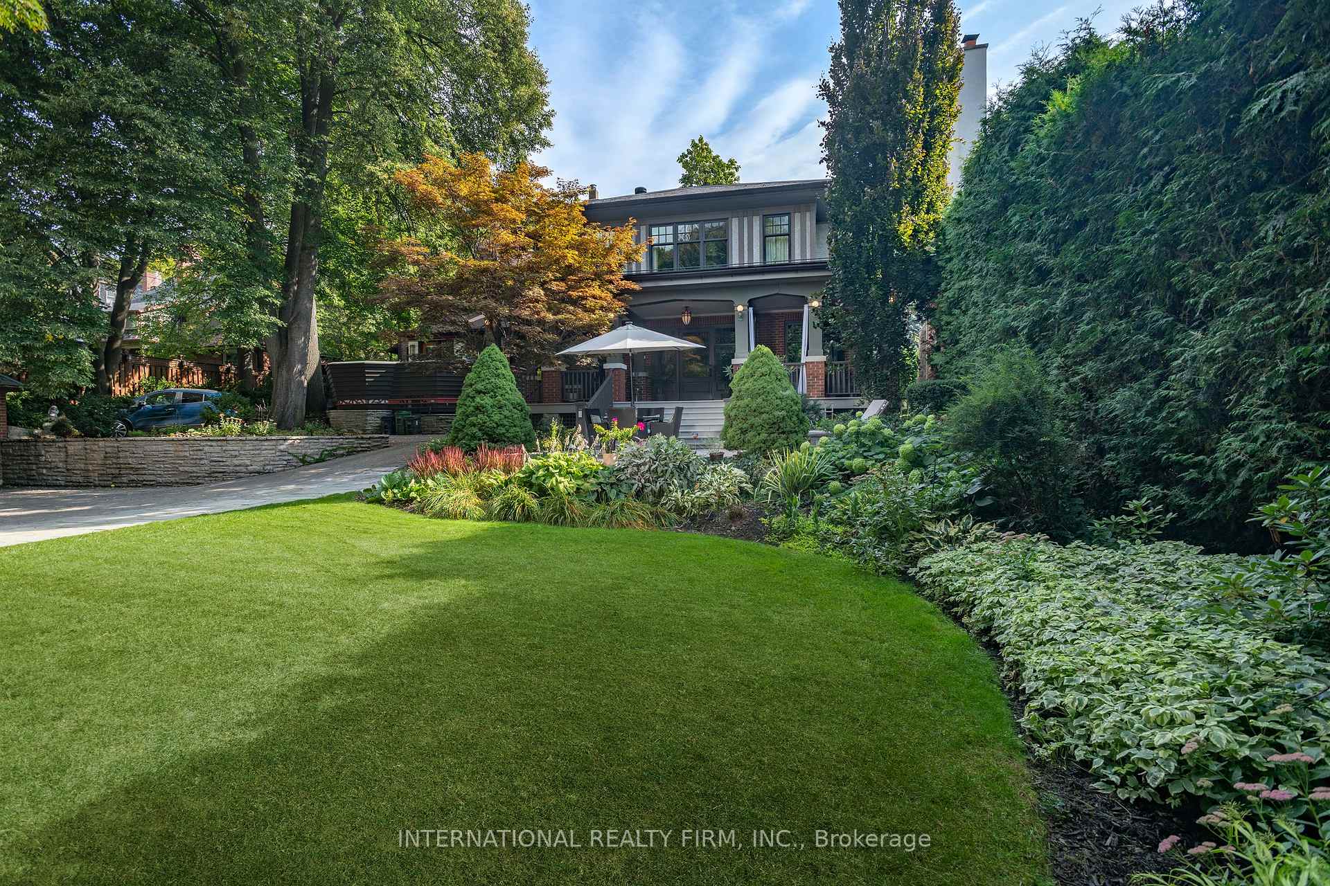 270 Indian Road, Toronto, ON M6R 2X2