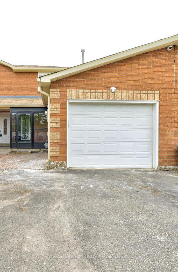 109 Woodsend Run, Brampton, ON L6Y 4H7