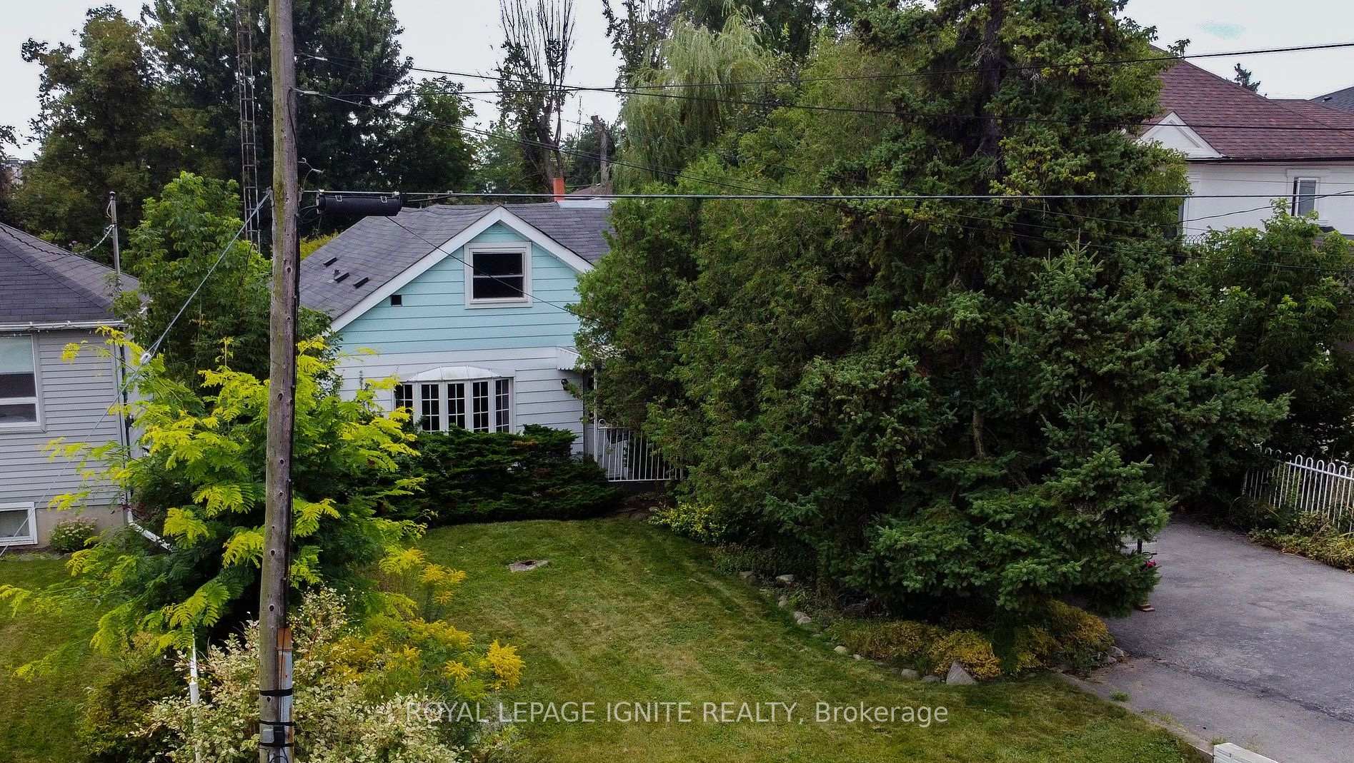 450 Marf Avenue, Mississauga, ON L5G 1T3