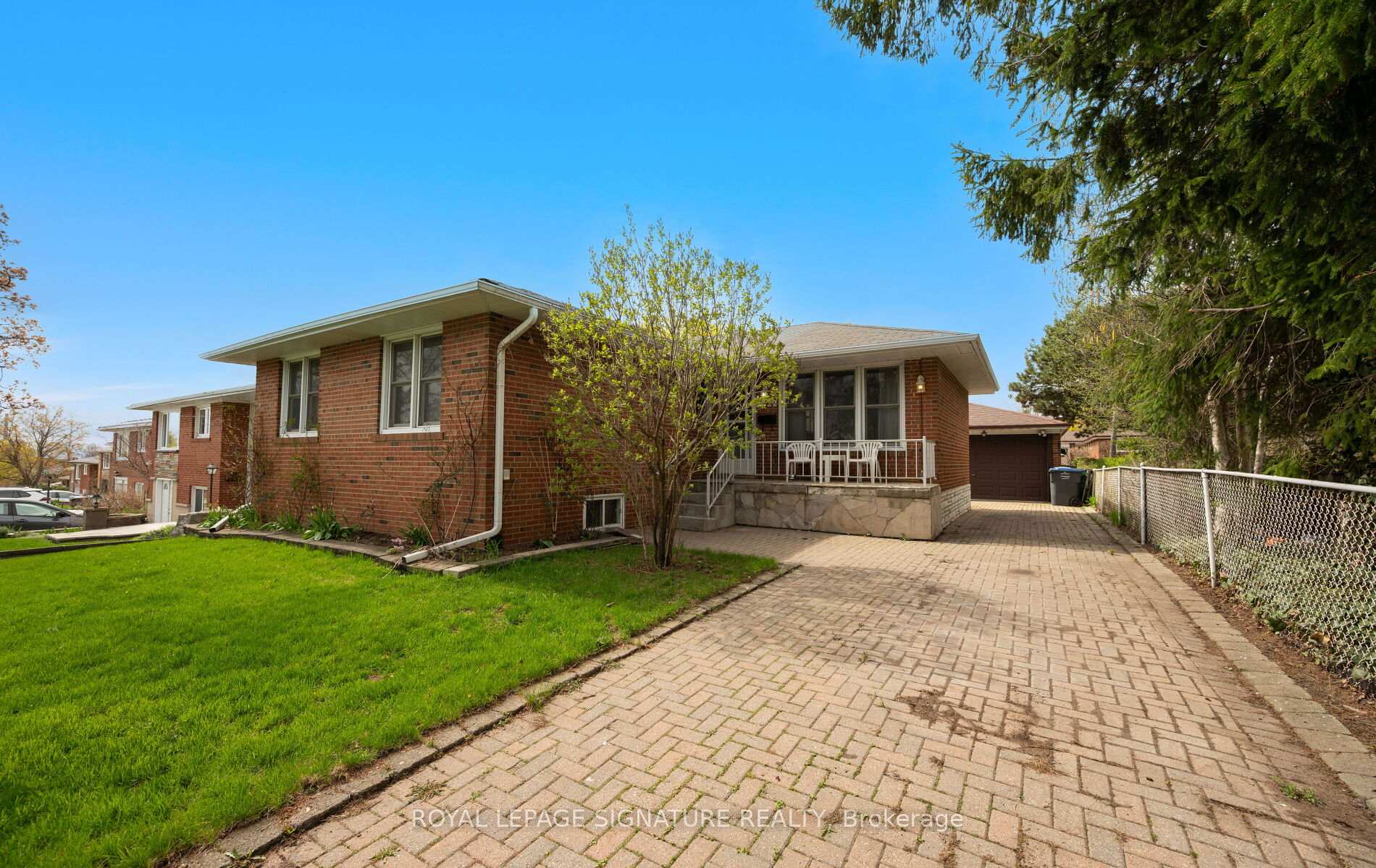 1322 Kelly Road, Mississauga, ON L5J 3T9