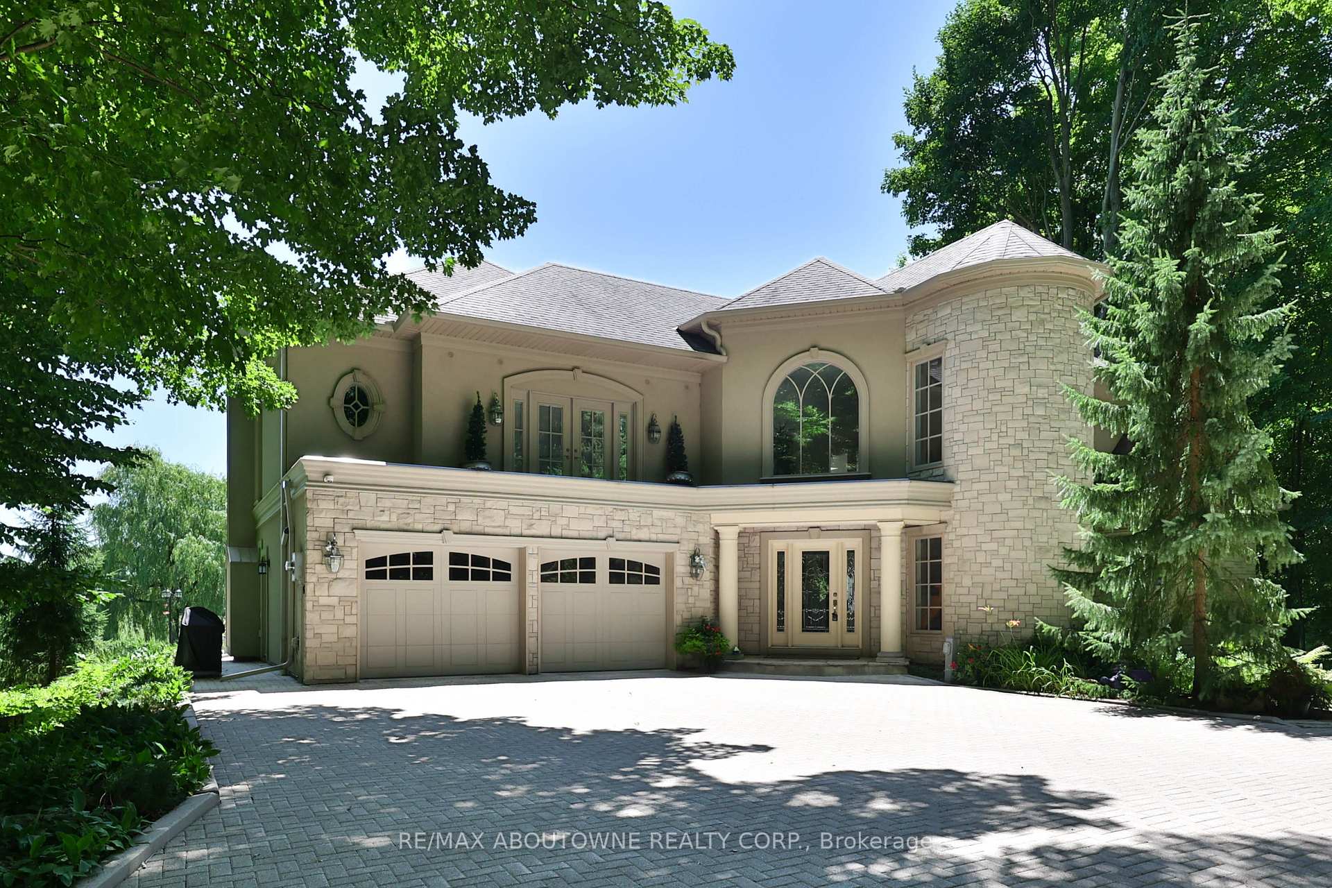 1270 1 Side Road, Burlington, ON L7P 0R9