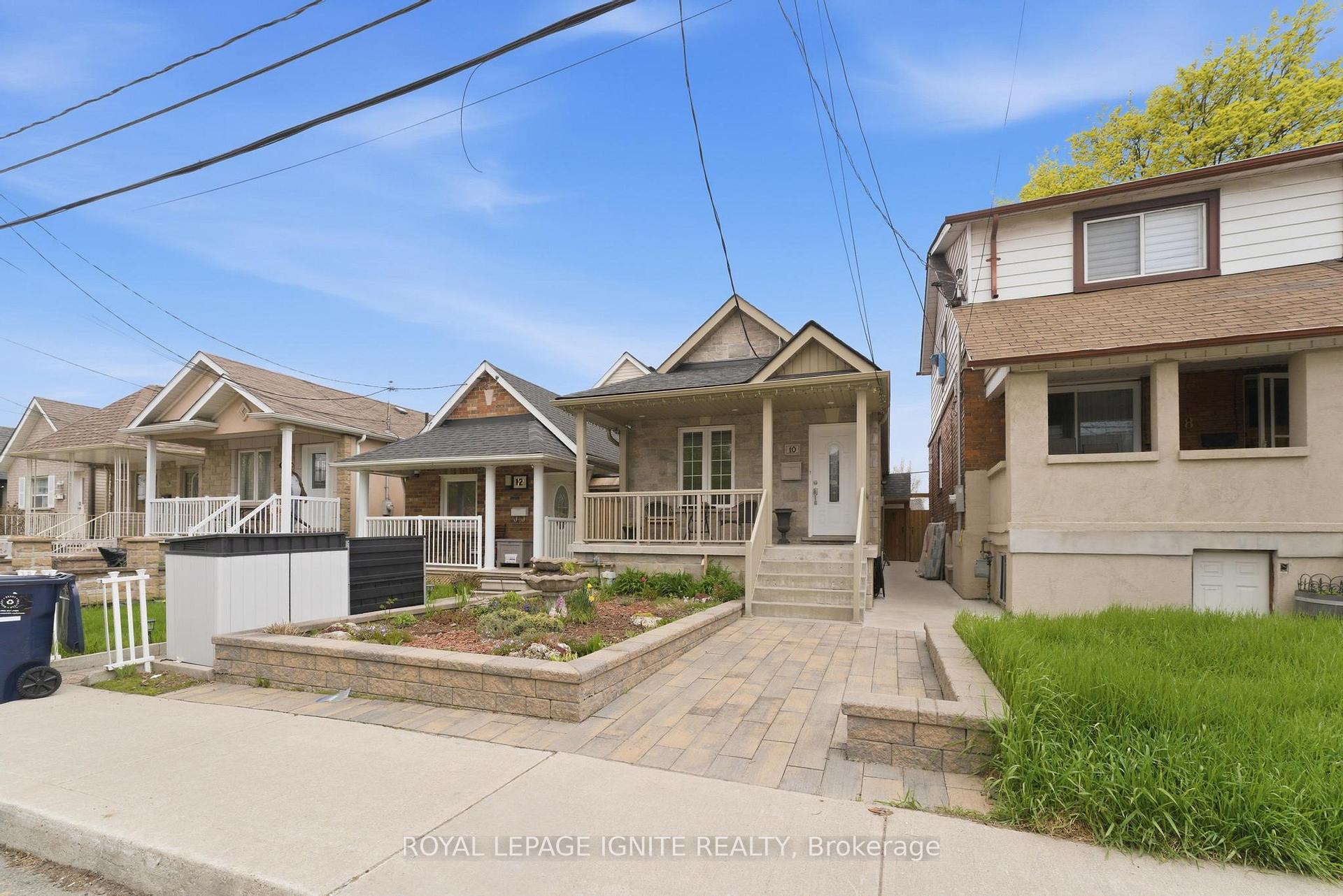 10 Cayuga Avenue, Toronto, ON M6N 2G1
