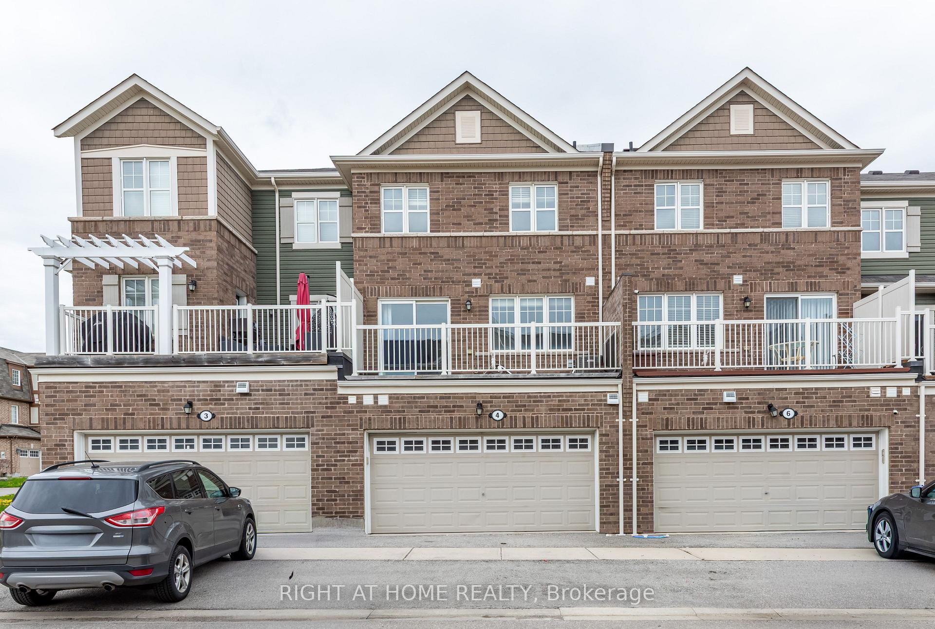 4 Hafia Street ., Brampton, ON L7A 0A8