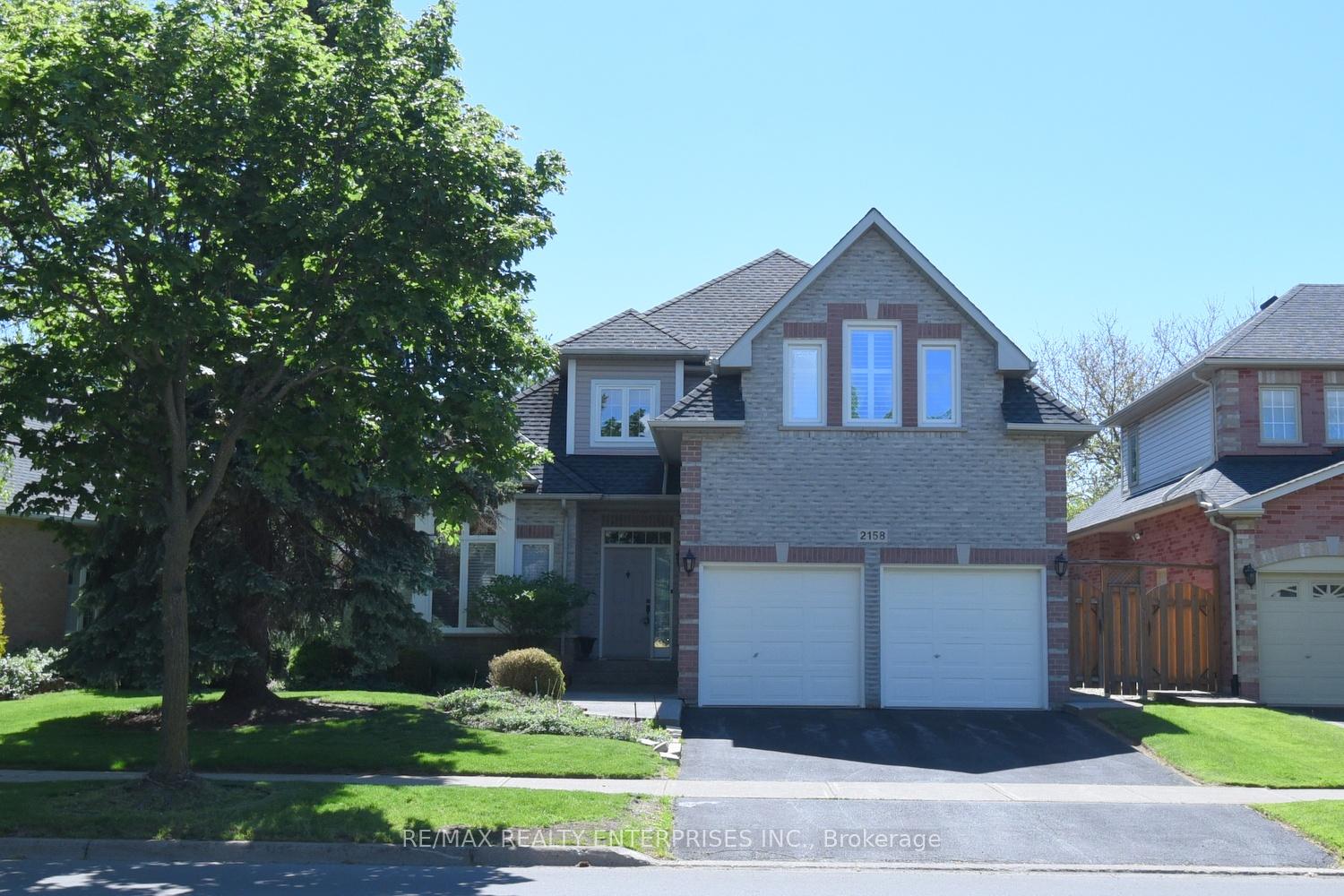 2158 Country Club Drive, Burlington, ON L7M 4B1